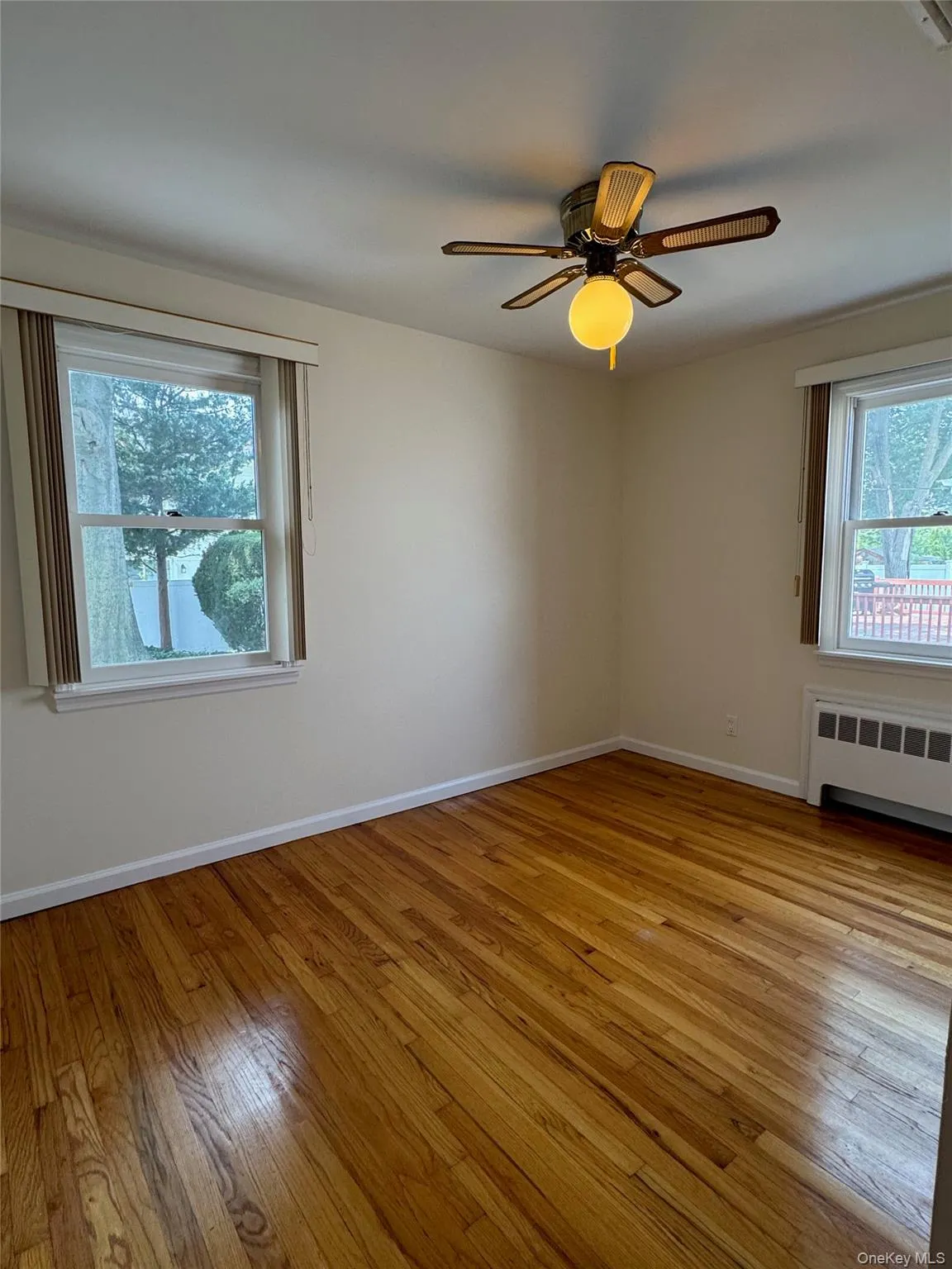 11 Linden Court, Oyster Bay, NY, 2 Bedrooms Bedrooms, 6 Rooms Rooms,1 BathroomBathrooms,Residential Lease,For Rent,Linden,0,1026826 11 Linden Court, Oyster Bay, NY, 2 Bedrooms Bedrooms, 6 Rooms Rooms,1 BathroomBathrooms,Residential Lease,For Rent,Linden,0,1026826