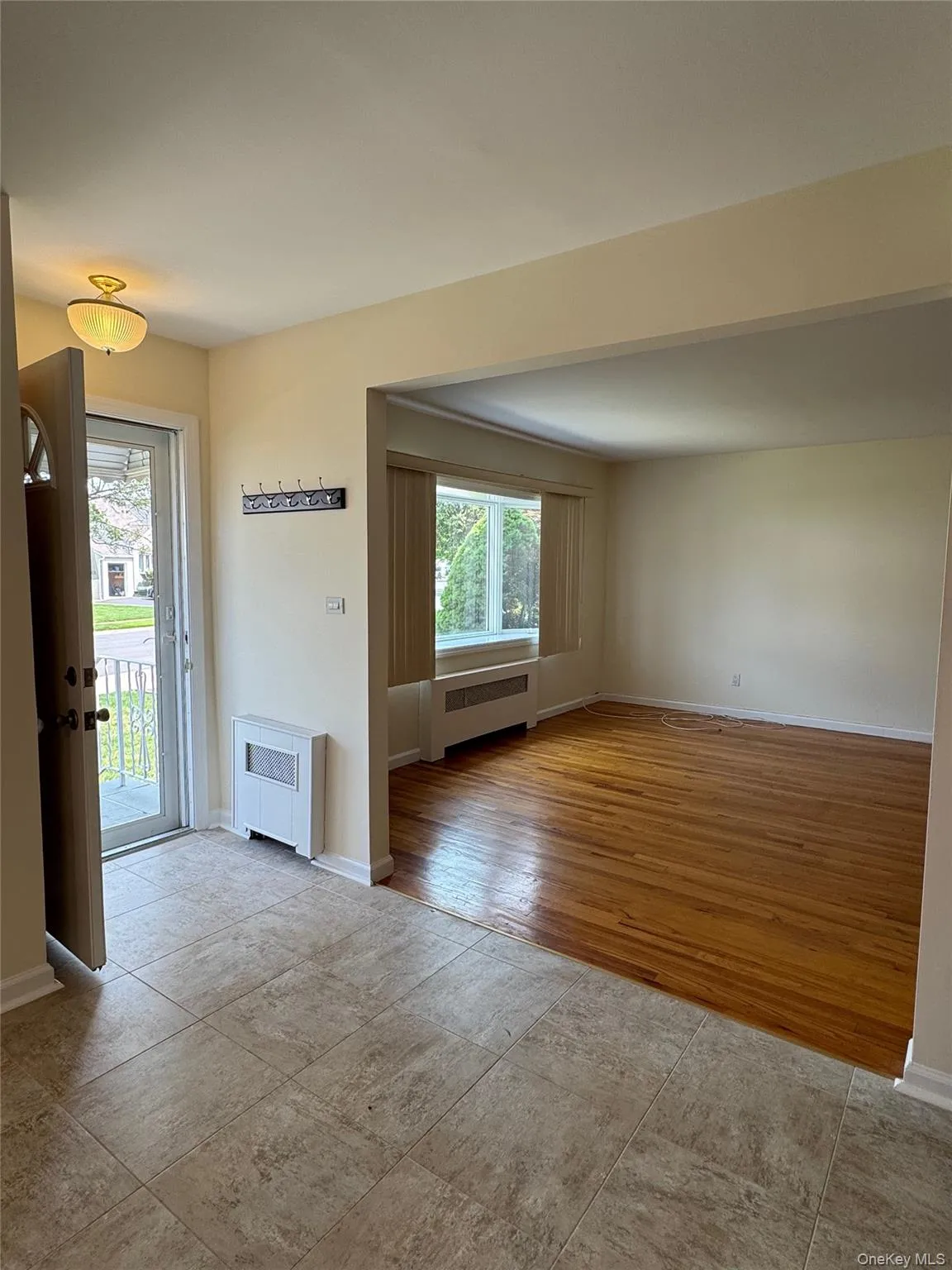 11 Linden Court, Oyster Bay, NY, 2 Bedrooms Bedrooms, 6 Rooms Rooms,1 BathroomBathrooms,Residential Lease,For Rent,Linden,0,1026826 11 Linden Court, Oyster Bay, NY, 2 Bedrooms Bedrooms, 6 Rooms Rooms,1 BathroomBathrooms,Residential Lease,For Rent,Linden,0,1026826