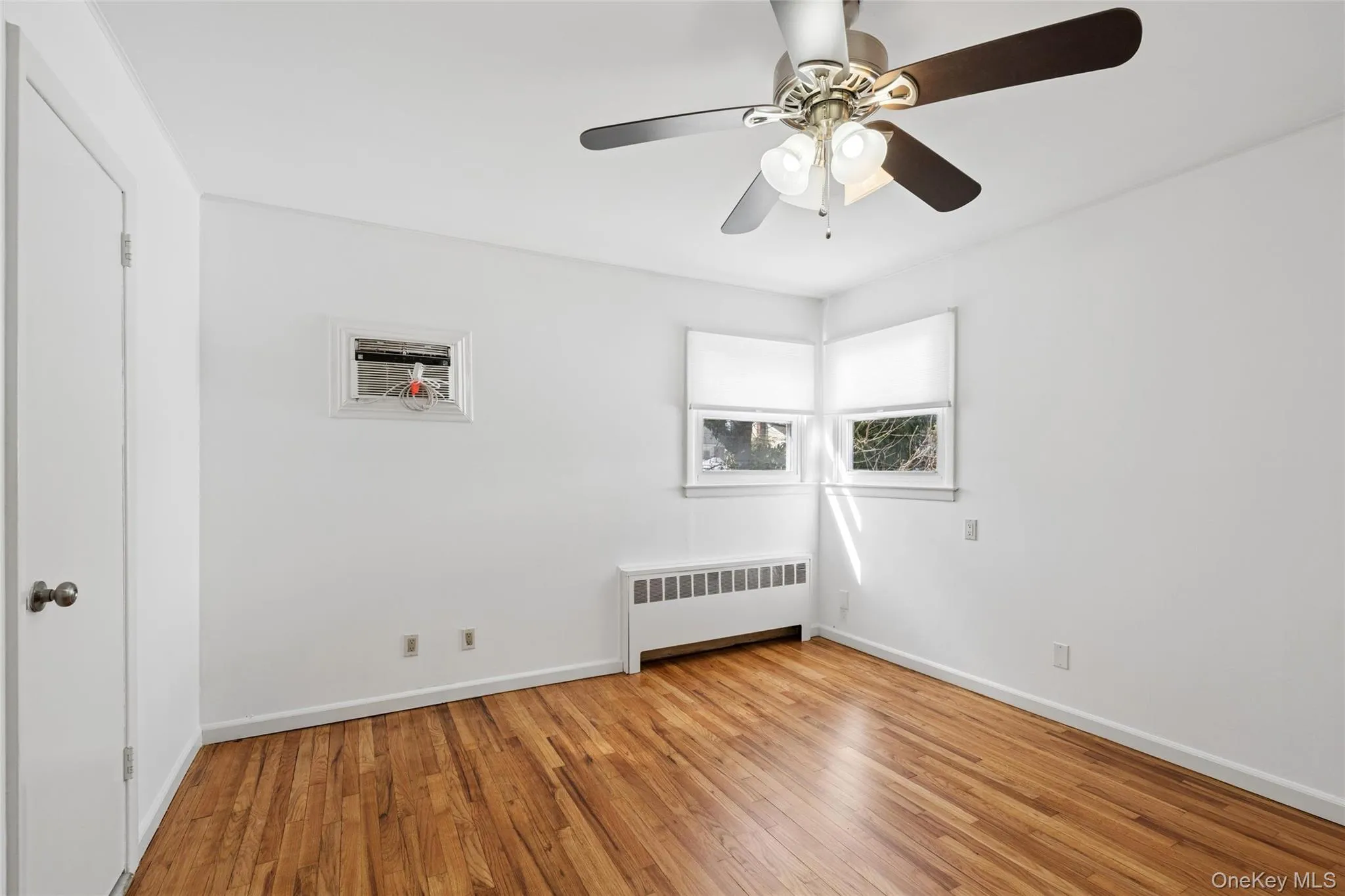 31 Evelyn Lane, Oyster Bay, NY, 3 Bedrooms Bedrooms, 6 Rooms Rooms,1 BathroomBathrooms,Residential Lease,For Rent,Evelyn,0,1026828 31 Evelyn Lane, Oyster Bay, NY, 3 Bedrooms Bedrooms, 6 Rooms Rooms,1 BathroomBathrooms,Residential Lease,For Rent,Evelyn,0,1026828