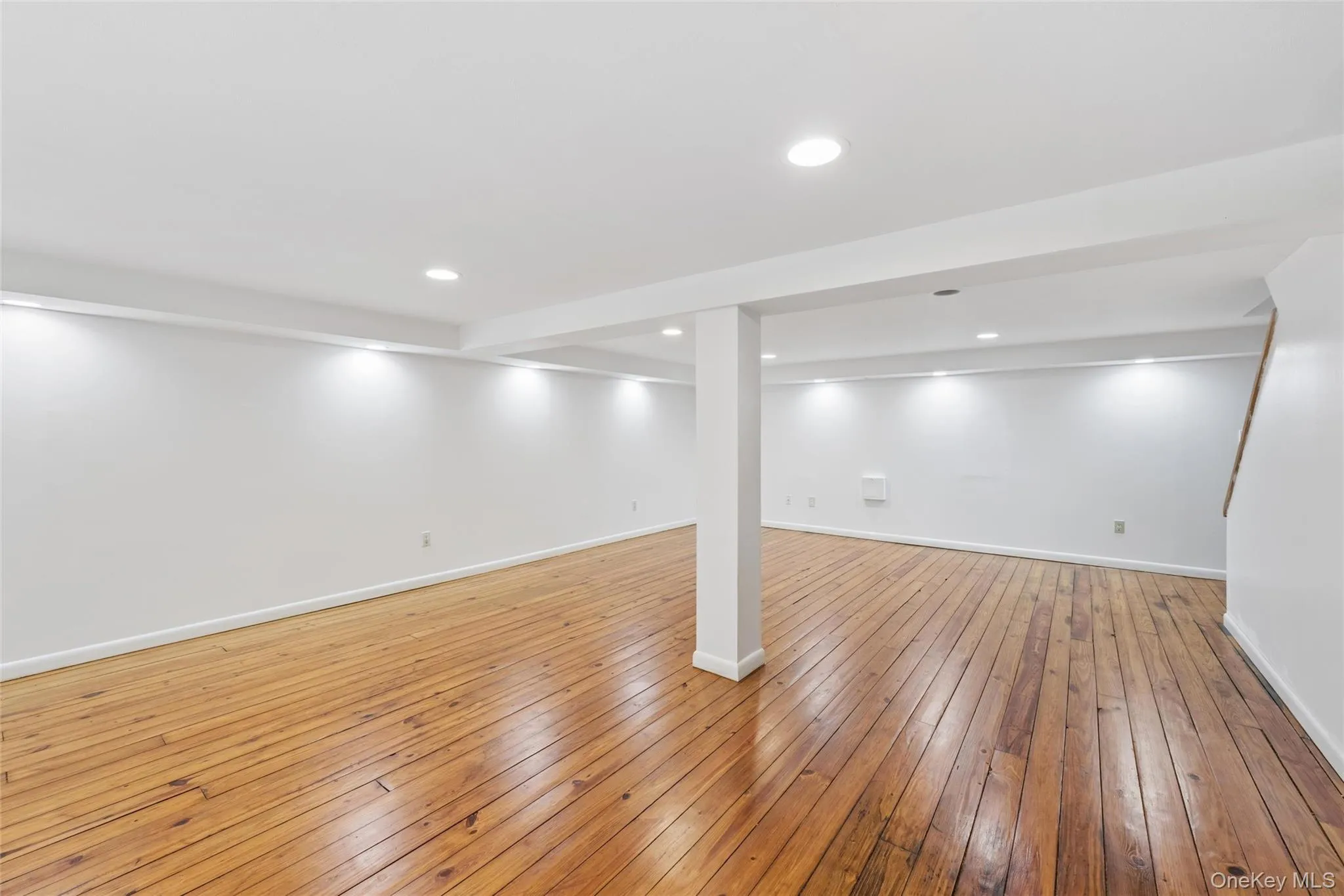 31 Evelyn Lane, Oyster Bay, NY, 3 Bedrooms Bedrooms, 6 Rooms Rooms,1 BathroomBathrooms,Residential Lease,For Rent,Evelyn,0,1026828 31 Evelyn Lane, Oyster Bay, NY, 3 Bedrooms Bedrooms, 6 Rooms Rooms,1 BathroomBathrooms,Residential Lease,For Rent,Evelyn,0,1026828