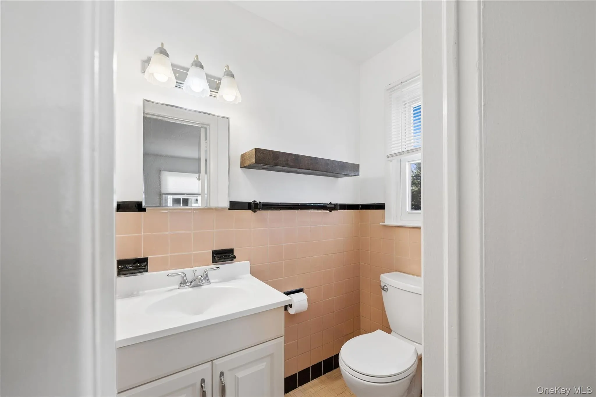 31 Evelyn Lane, Oyster Bay, NY, 3 Bedrooms Bedrooms, 6 Rooms Rooms,1 BathroomBathrooms,Residential Lease,For Rent,Evelyn,0,1026828 31 Evelyn Lane, Oyster Bay, NY, 3 Bedrooms Bedrooms, 6 Rooms Rooms,1 BathroomBathrooms,Residential Lease,For Rent,Evelyn,0,1026828