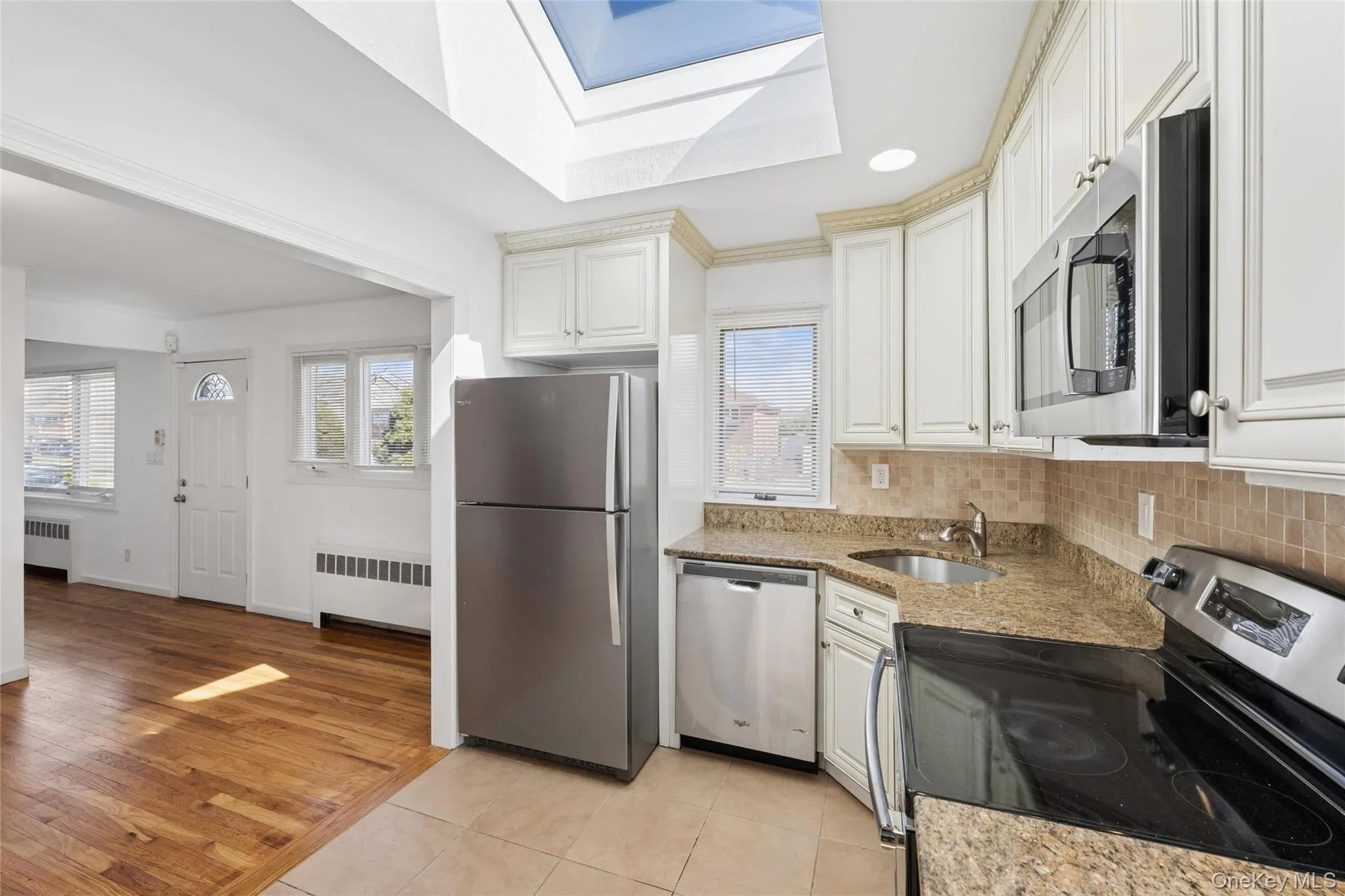 31 Evelyn Lane, Oyster Bay, NY, 3 Bedrooms Bedrooms, 6 Rooms Rooms,1 BathroomBathrooms,Residential Lease,For Rent,Evelyn,0,1026828 31 Evelyn Lane, Oyster Bay, NY, 3 Bedrooms Bedrooms, 6 Rooms Rooms,1 BathroomBathrooms,Residential Lease,For Rent,Evelyn,0,1026828
