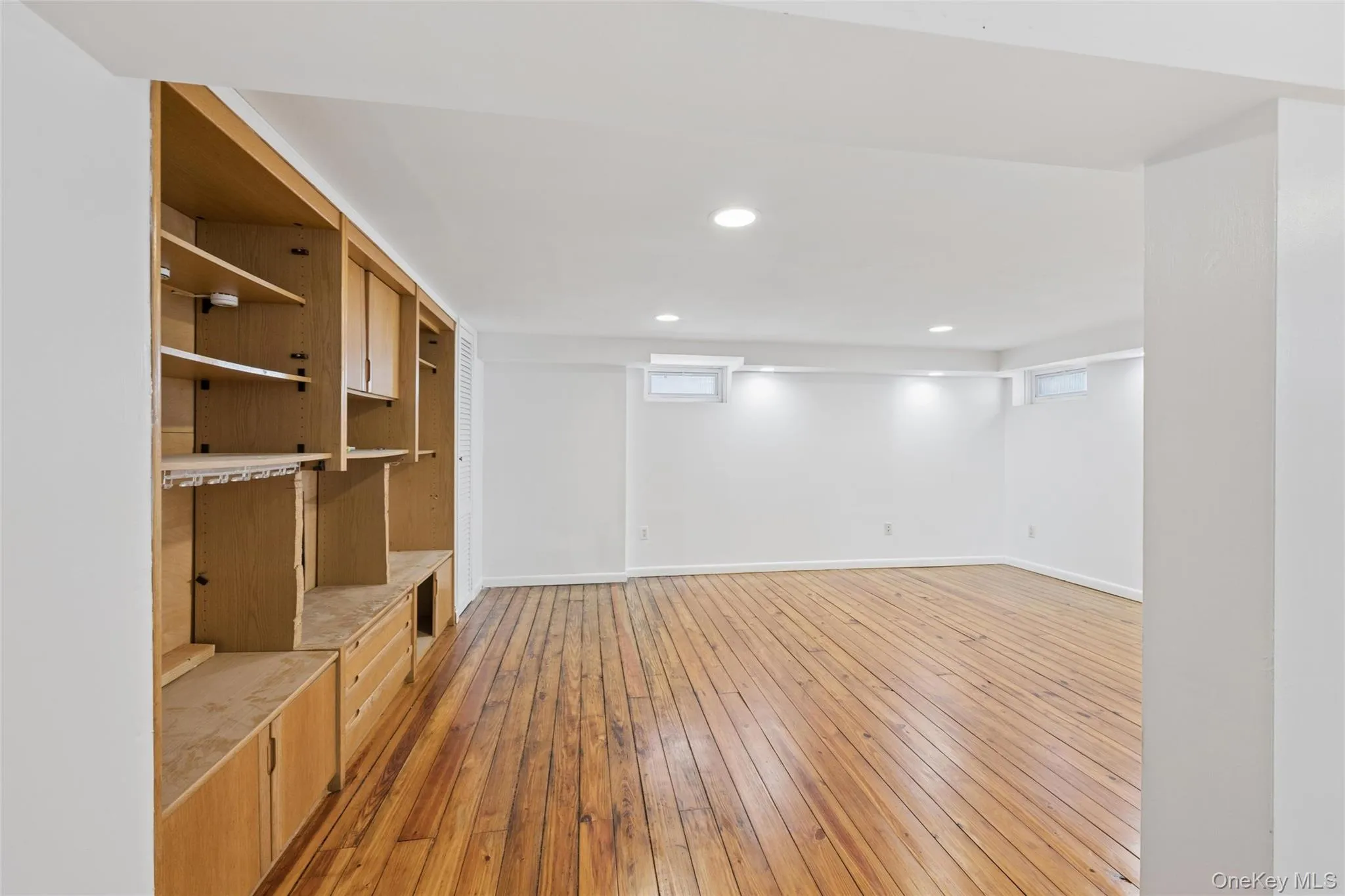 31 Evelyn Lane, Oyster Bay, NY, 3 Bedrooms Bedrooms, 6 Rooms Rooms,1 BathroomBathrooms,Residential Lease,For Rent,Evelyn,0,1026828 31 Evelyn Lane, Oyster Bay, NY, 3 Bedrooms Bedrooms, 6 Rooms Rooms,1 BathroomBathrooms,Residential Lease,For Rent,Evelyn,0,1026828