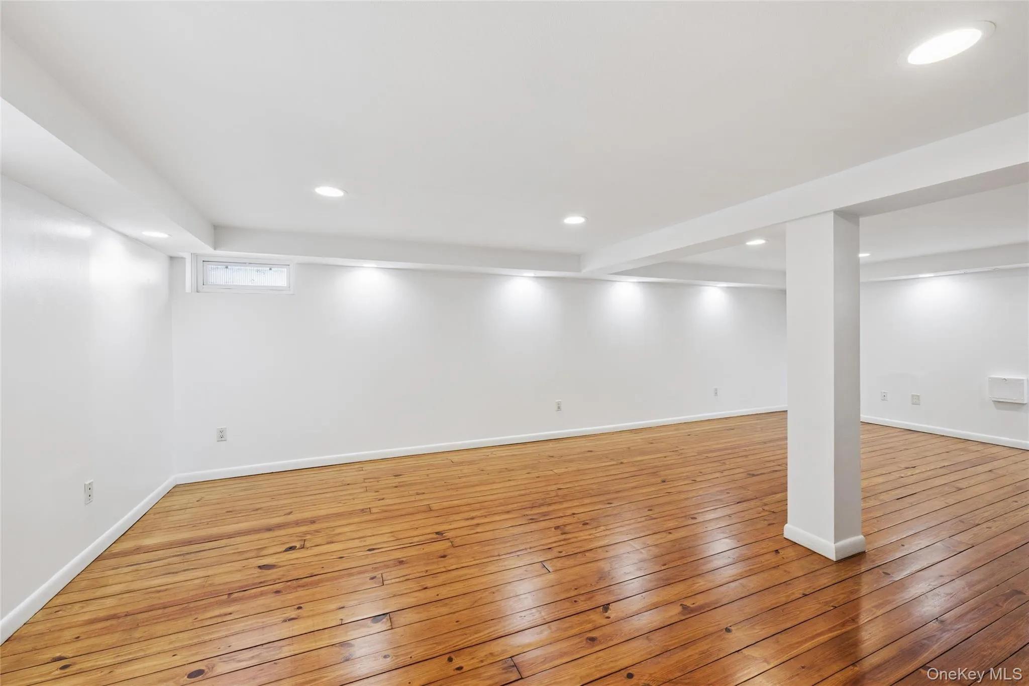 31 Evelyn Lane, Oyster Bay, NY, 3 Bedrooms Bedrooms, 6 Rooms Rooms,1 BathroomBathrooms,Residential Lease,For Rent,Evelyn,0,1026828 31 Evelyn Lane, Oyster Bay, NY, 3 Bedrooms Bedrooms, 6 Rooms Rooms,1 BathroomBathrooms,Residential Lease,For Rent,Evelyn,0,1026828