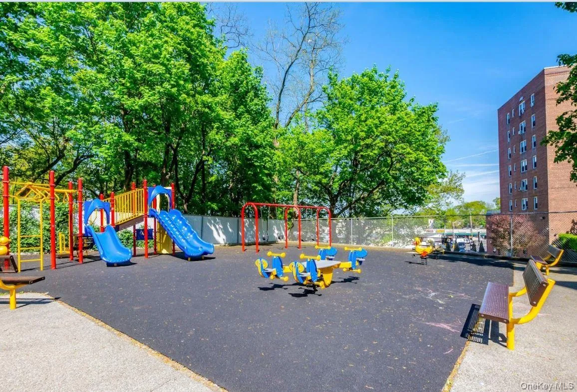 5645 Netherland Avenue, New York, NY, 2 Bedrooms Bedrooms, 4 Rooms Rooms,1 BathroomBathrooms,Residential,For Rent,Netherland,0,1026829 5645 Netherland Avenue, New York, NY, 2 Bedrooms Bedrooms, 4 Rooms Rooms,1 BathroomBathrooms,Residential,For Rent,Netherland,0,1026829
