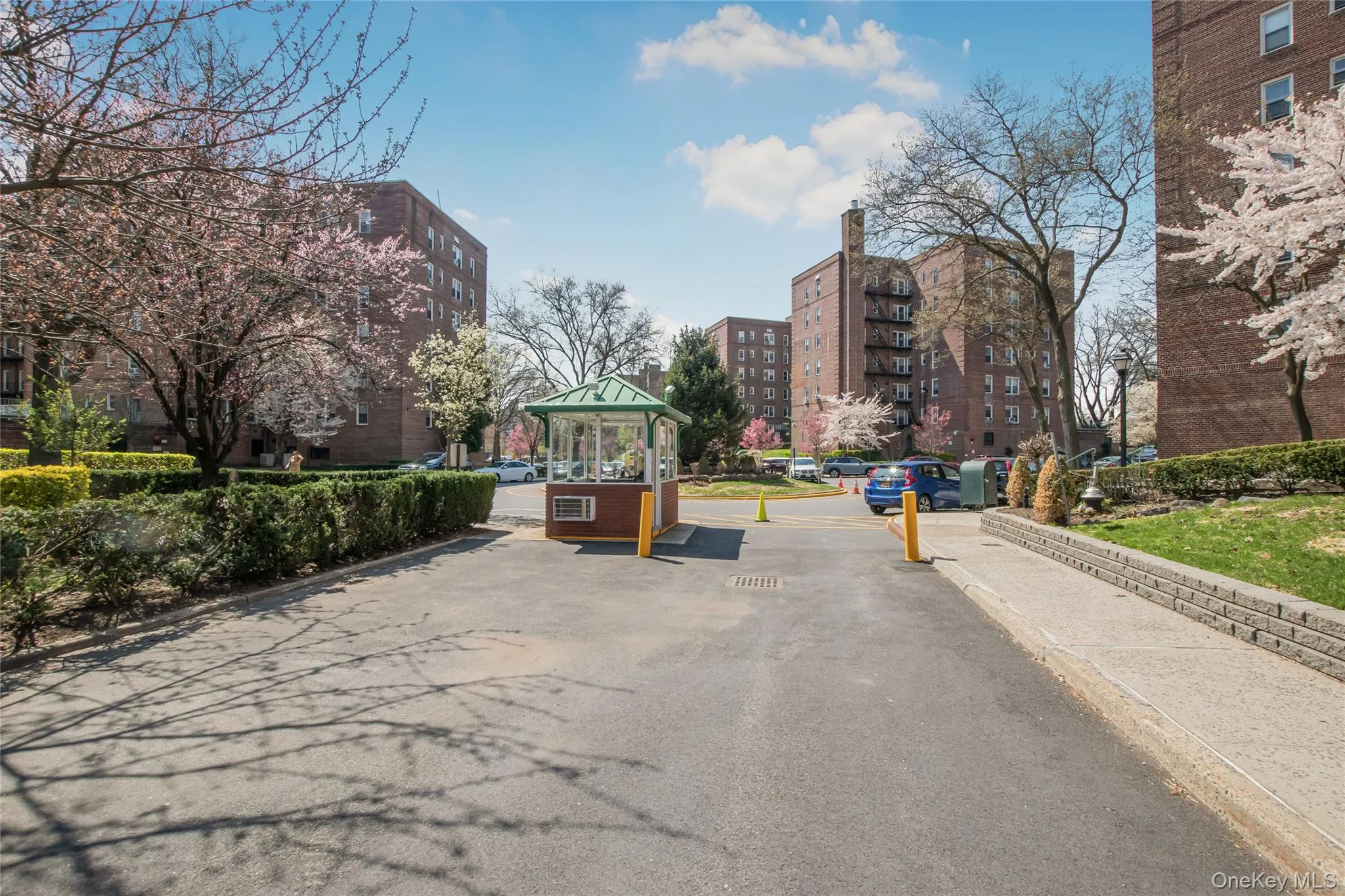 5645 Netherland Avenue, New York, NY, 2 Bedrooms Bedrooms, 4 Rooms Rooms,1 BathroomBathrooms,Residential,For Rent,Netherland,0,1026829 5645 Netherland Avenue, New York, NY, 2 Bedrooms Bedrooms, 4 Rooms Rooms,1 BathroomBathrooms,Residential,For Rent,Netherland,0,1026829