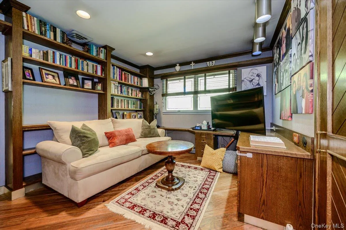 561 Golf Drive, Hempstead, NY, 5 Bedrooms Bedrooms, 11 Rooms Rooms,3 BathroomsBathrooms,Residential,For Rent,Golf,0,1026832 561 Golf Drive, Hempstead, NY, 5 Bedrooms Bedrooms, 11 Rooms Rooms,3 BathroomsBathrooms,Residential,For Rent,Golf,0,1026832