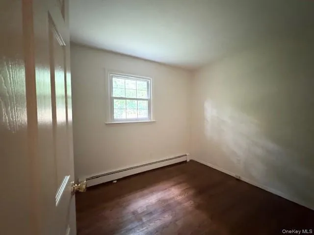 402 Thompson Street, Brookhaven, NY, 3 Bedrooms Bedrooms, 5 Rooms Rooms,1 BathroomBathrooms,Residential Lease,For Rent,Thompson,0,1026834 402 Thompson Street, Brookhaven, NY, 3 Bedrooms Bedrooms, 5 Rooms Rooms,1 BathroomBathrooms,Residential Lease,For Rent,Thompson,0,1026834
