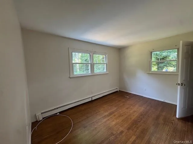 402 Thompson Street, Brookhaven, NY, 3 Bedrooms Bedrooms, 5 Rooms Rooms,1 BathroomBathrooms,Residential Lease,For Rent,Thompson,0,1026834 402 Thompson Street, Brookhaven, NY, 3 Bedrooms Bedrooms, 5 Rooms Rooms,1 BathroomBathrooms,Residential Lease,For Rent,Thompson,0,1026834