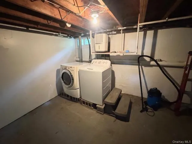 402 Thompson Street, Brookhaven, NY, 3 Bedrooms Bedrooms, 5 Rooms Rooms,1 BathroomBathrooms,Residential Lease,For Rent,Thompson,0,1026834 402 Thompson Street, Brookhaven, NY, 3 Bedrooms Bedrooms, 5 Rooms Rooms,1 BathroomBathrooms,Residential Lease,For Rent,Thompson,0,1026834
