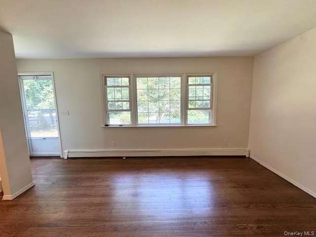 402 Thompson Street, Brookhaven, NY, 3 Bedrooms Bedrooms, 5 Rooms Rooms,1 BathroomBathrooms,Residential Lease,For Rent,Thompson,0,1026834 402 Thompson Street, Brookhaven, NY, 3 Bedrooms Bedrooms, 5 Rooms Rooms,1 BathroomBathrooms,Residential Lease,For Rent,Thompson,0,1026834