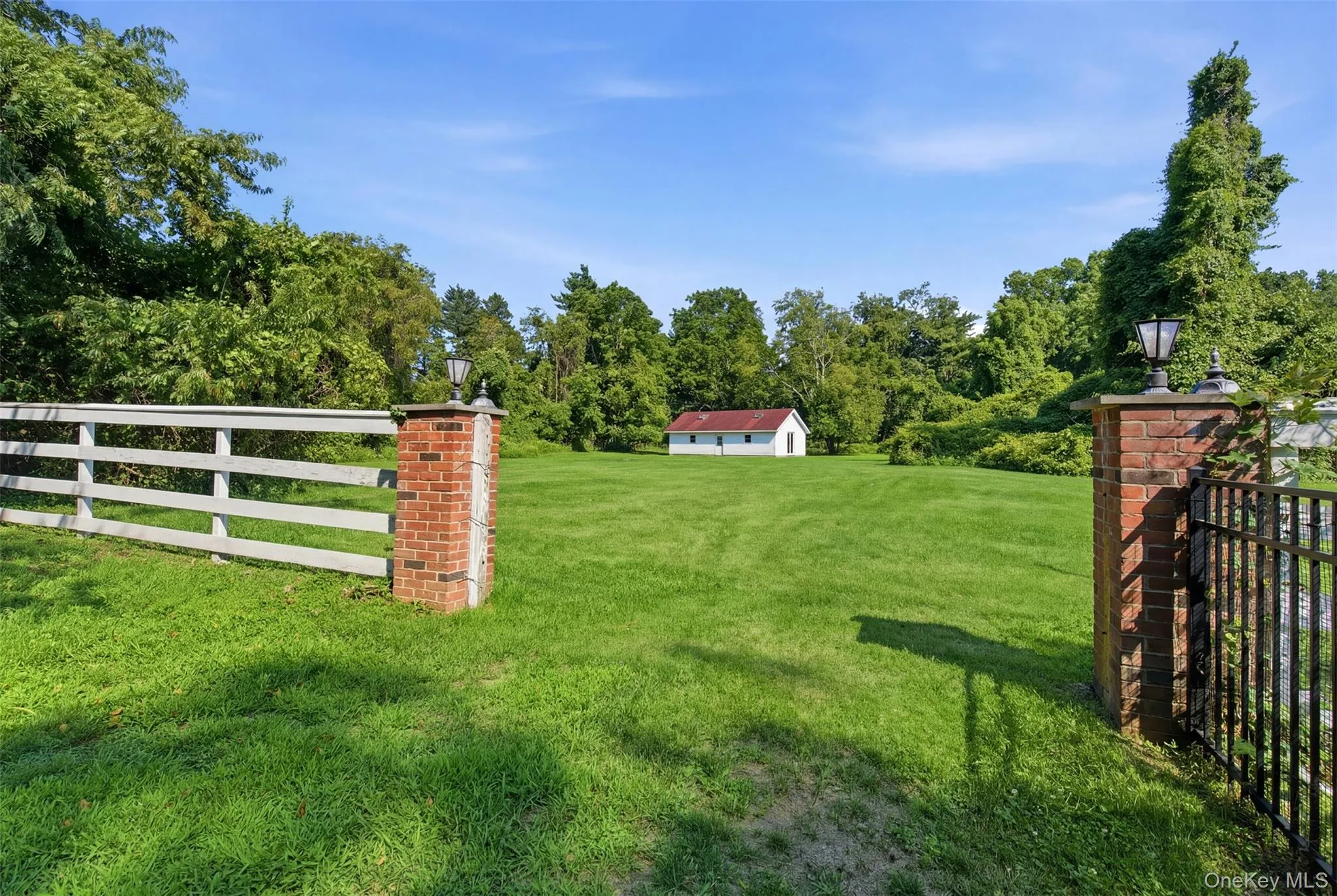 27 School Lane, Huntington, NY, 5 Bedrooms Bedrooms, 10 Rooms Rooms,4 BathroomsBathrooms,Residential,For Rent,School,0,1026840 27 School Lane, Huntington, NY, 5 Bedrooms Bedrooms, 10 Rooms Rooms,4 BathroomsBathrooms,Residential,For Rent,School,0,1026840