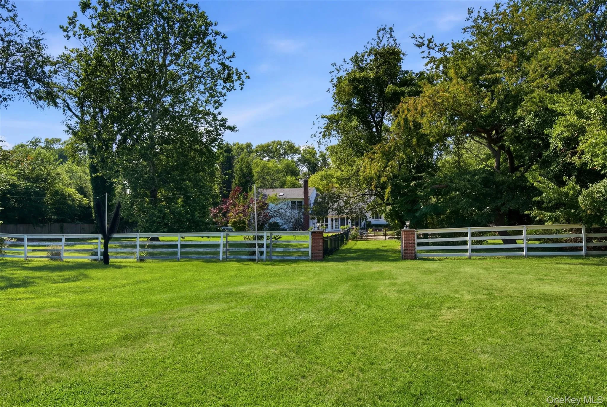 27 School Lane, Huntington, NY, 5 Bedrooms Bedrooms, 10 Rooms Rooms,4 BathroomsBathrooms,Residential,For Rent,School,0,1026840 27 School Lane, Huntington, NY, 5 Bedrooms Bedrooms, 10 Rooms Rooms,4 BathroomsBathrooms,Residential,For Rent,School,0,1026840