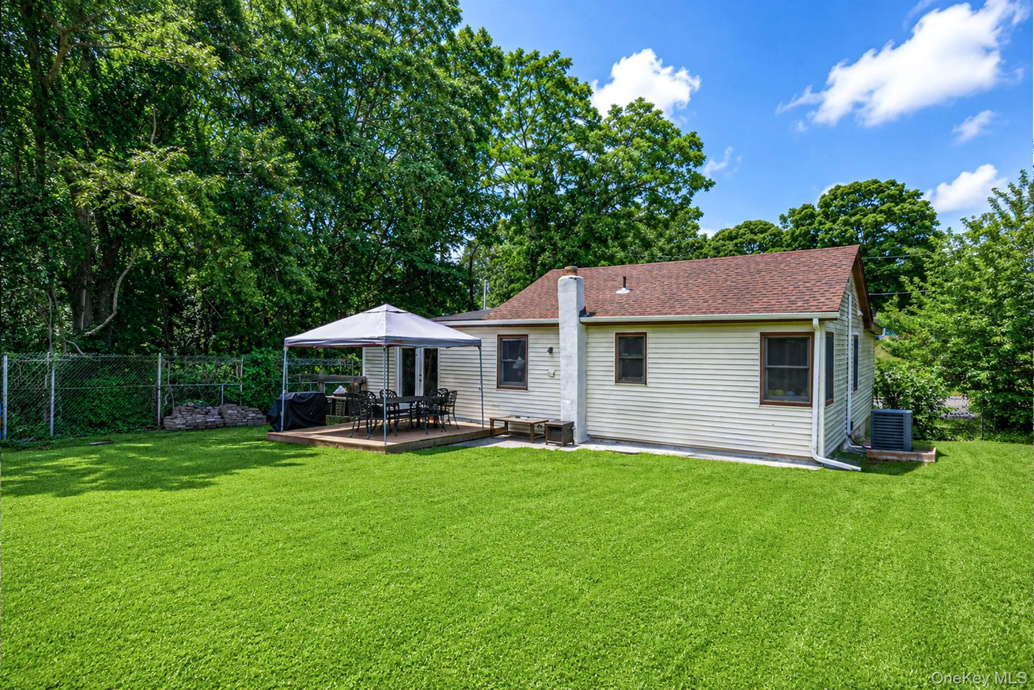 67 Bullard Street, Brookhaven, NY, 3 Bedrooms Bedrooms, 6 Rooms Rooms,1 BathroomBathrooms,Residential,For Rent,Bullard,0,1026847 67 Bullard Street, Brookhaven, NY, 3 Bedrooms Bedrooms, 6 Rooms Rooms,1 BathroomBathrooms,Residential,For Rent,Bullard,0,1026847