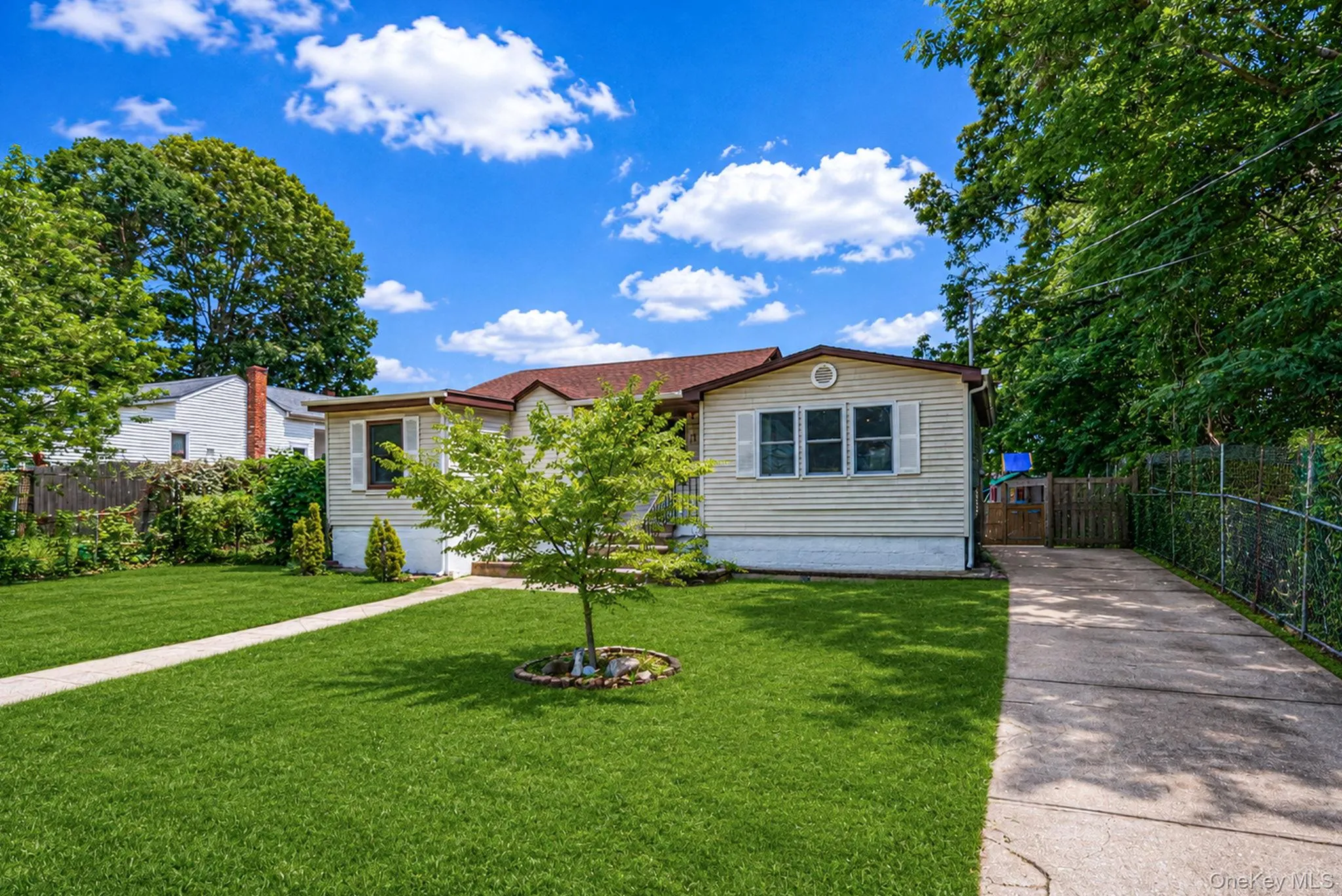 67 Bullard Street, Brookhaven, NY, 3 Bedrooms Bedrooms, 6 Rooms Rooms,1 BathroomBathrooms,Residential,For Rent,Bullard,0,1026847 67 Bullard Street, Brookhaven, NY, 3 Bedrooms Bedrooms, 6 Rooms Rooms,1 BathroomBathrooms,Residential,For Rent,Bullard,0,1026847