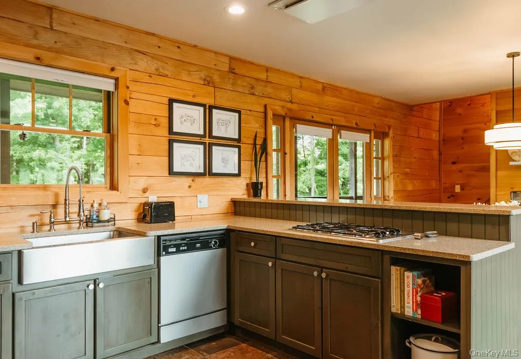 86 Sunset View Drive, Saugerties, NY, 4 Bedrooms Bedrooms, 8 Rooms Rooms,3 BathroomsBathrooms,Residential,For Rent,Sunset View,0,1026853 86 Sunset View Drive, Saugerties, NY, 4 Bedrooms Bedrooms, 8 Rooms Rooms,3 BathroomsBathrooms,Residential,For Rent,Sunset View,0,1026853
