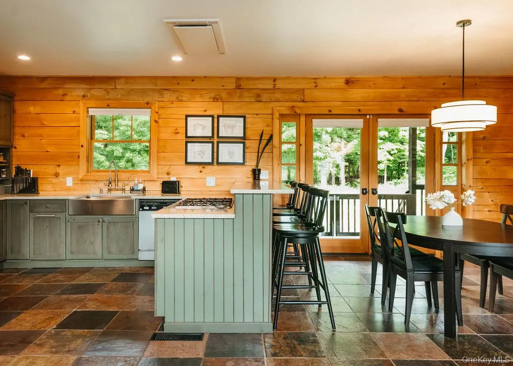 86 Sunset View Drive, Saugerties, NY, 4 Bedrooms Bedrooms, 8 Rooms Rooms,3 BathroomsBathrooms,Residential,For Rent,Sunset View,0,1026853 86 Sunset View Drive, Saugerties, NY, 4 Bedrooms Bedrooms, 8 Rooms Rooms,3 BathroomsBathrooms,Residential,For Rent,Sunset View,0,1026853