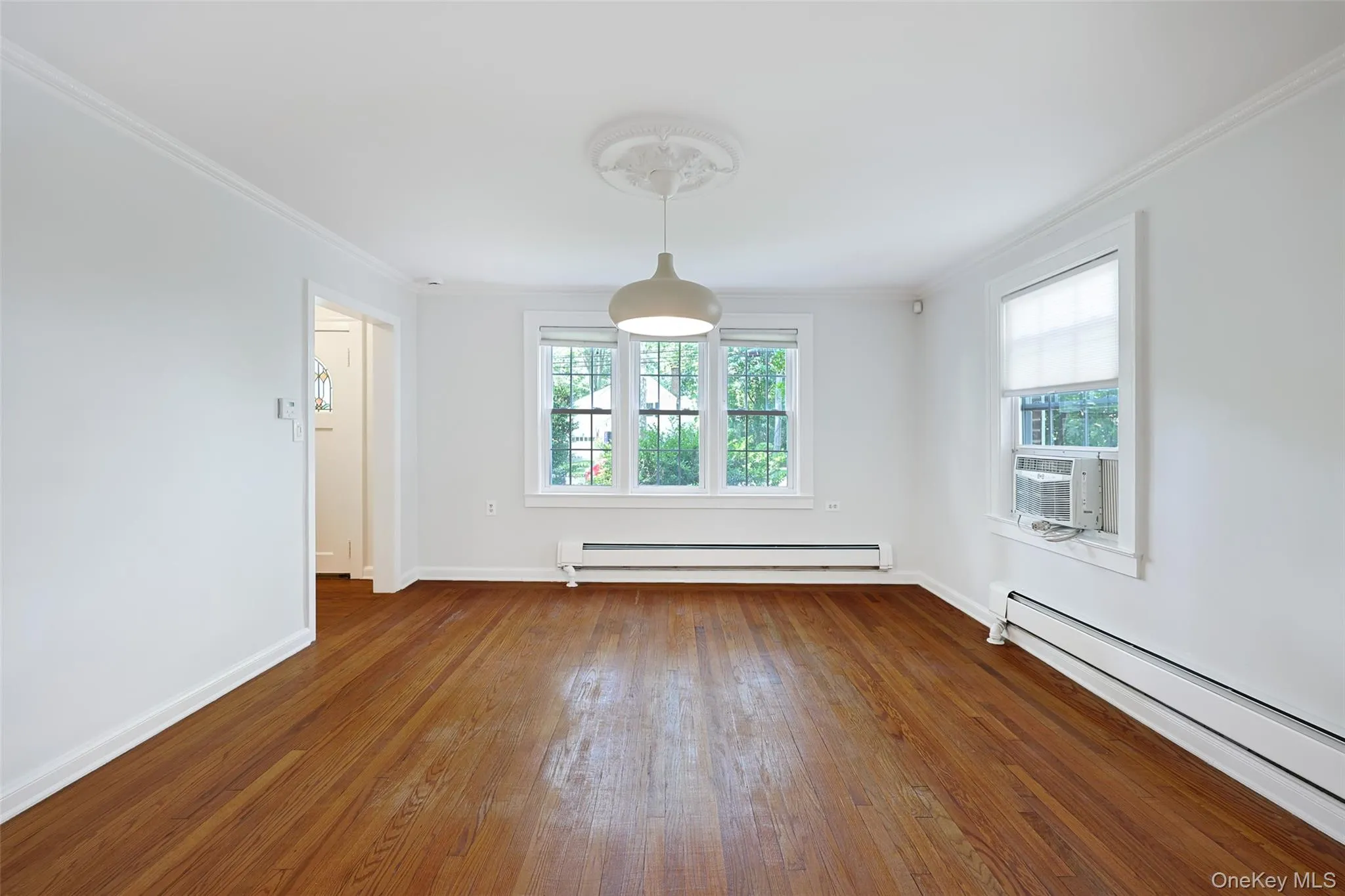 280 Park Avenue, North Hempstead, NY, 3 Bedrooms Bedrooms, 7 Rooms Rooms,2 BathroomsBathrooms,Residential Lease,For Rent,Park,0,1026855 280 Park Avenue, North Hempstead, NY, 3 Bedrooms Bedrooms, 7 Rooms Rooms,2 BathroomsBathrooms,Residential Lease,For Rent,Park,0,1026855