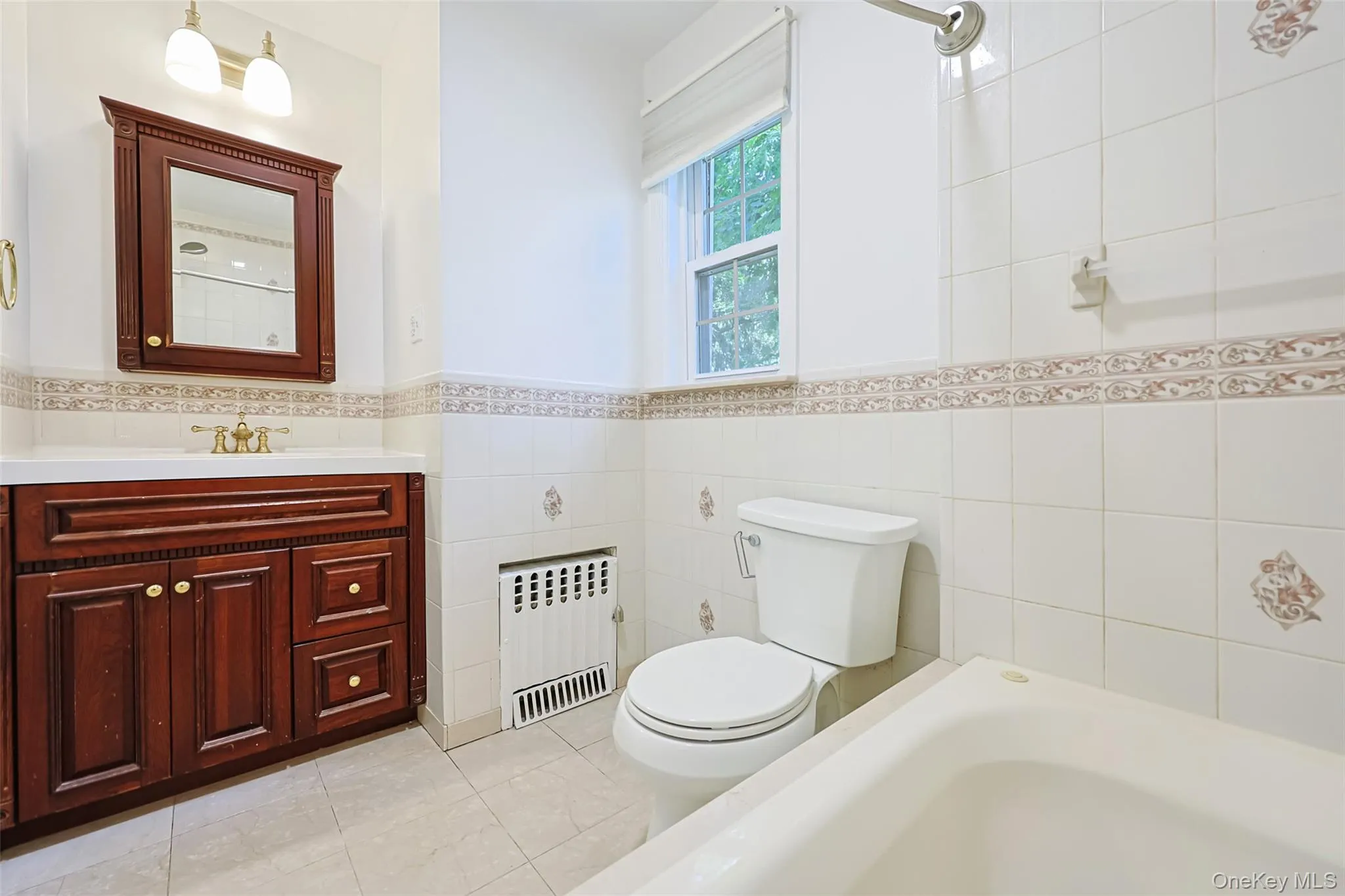 280 Park Avenue, North Hempstead, NY, 3 Bedrooms Bedrooms, 7 Rooms Rooms,2 BathroomsBathrooms,Residential Lease,For Rent,Park,0,1026855 280 Park Avenue, North Hempstead, NY, 3 Bedrooms Bedrooms, 7 Rooms Rooms,2 BathroomsBathrooms,Residential Lease,For Rent,Park,0,1026855