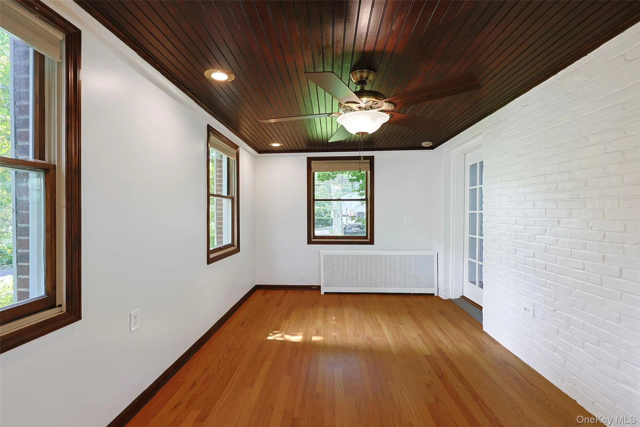 280 Park Avenue, North Hempstead, NY, 3 Bedrooms Bedrooms, 7 Rooms Rooms,2 BathroomsBathrooms,Residential Lease,For Rent,Park,0,1026855 280 Park Avenue, North Hempstead, NY, 3 Bedrooms Bedrooms, 7 Rooms Rooms,2 BathroomsBathrooms,Residential Lease,For Rent,Park,0,1026855