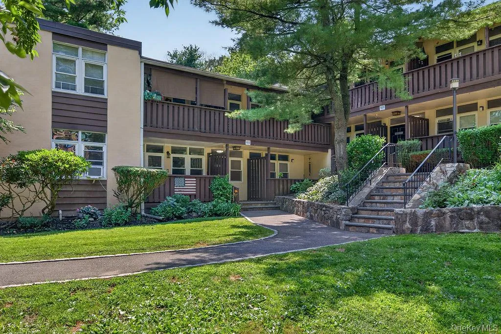 103 Wiltshire Road, New Rochelle, NY, 1 Bedroom Bedrooms, 5 Rooms Rooms,1 BathroomBathrooms,Residential,For Rent,Wiltshire,0,1026856 103 Wiltshire Road, New Rochelle, NY, 1 Bedroom Bedrooms, 5 Rooms Rooms,1 BathroomBathrooms,Residential,For Rent,Wiltshire,0,1026856