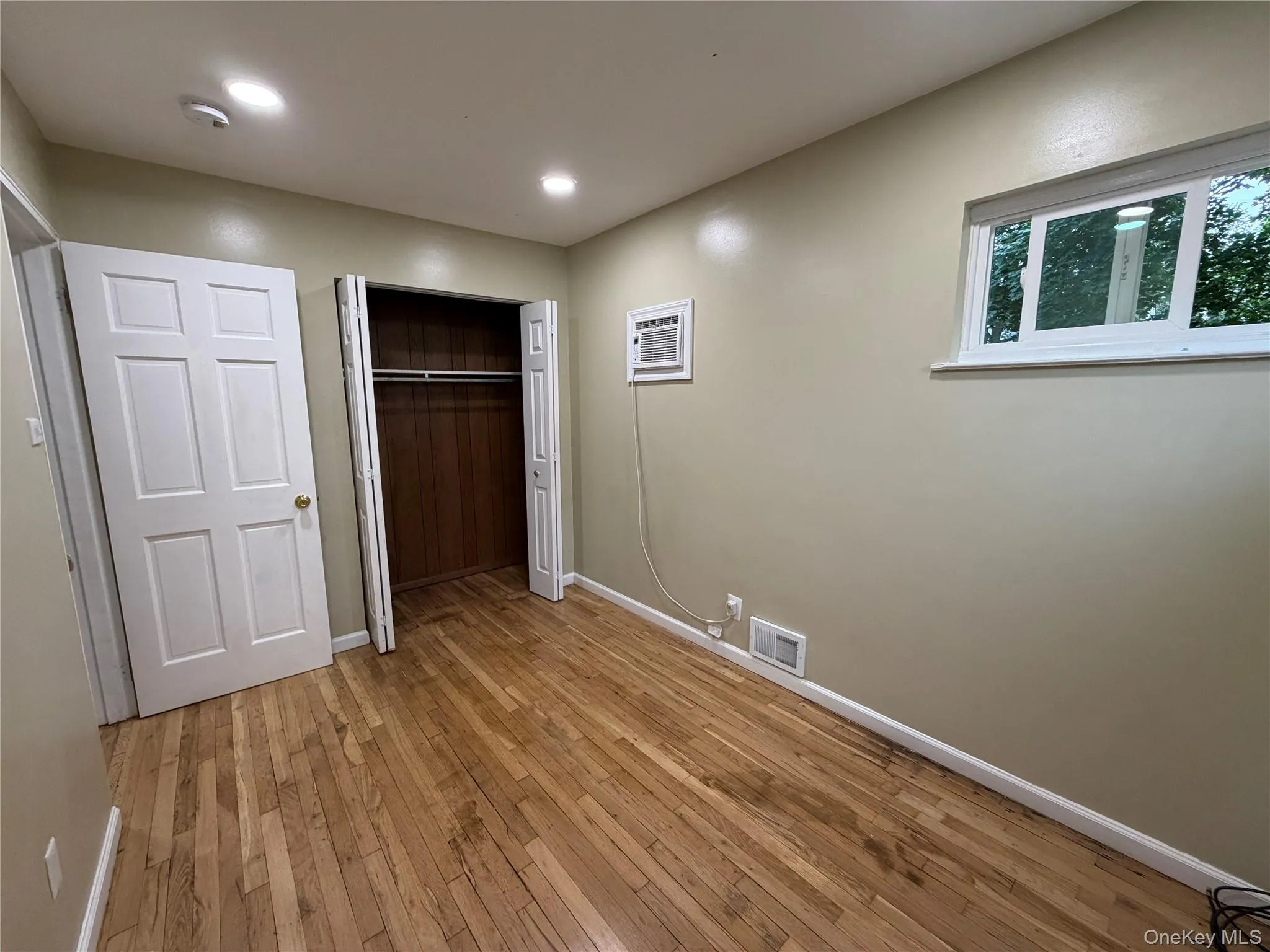 196 Sterling Street, Brookhaven, NY, 4 Bedrooms Bedrooms, 8 Rooms Rooms,2 BathroomsBathrooms,Residential Lease,For Rent,Sterling,0,1026858 196 Sterling Street, Brookhaven, NY, 4 Bedrooms Bedrooms, 8 Rooms Rooms,2 BathroomsBathrooms,Residential Lease,For Rent,Sterling,0,1026858