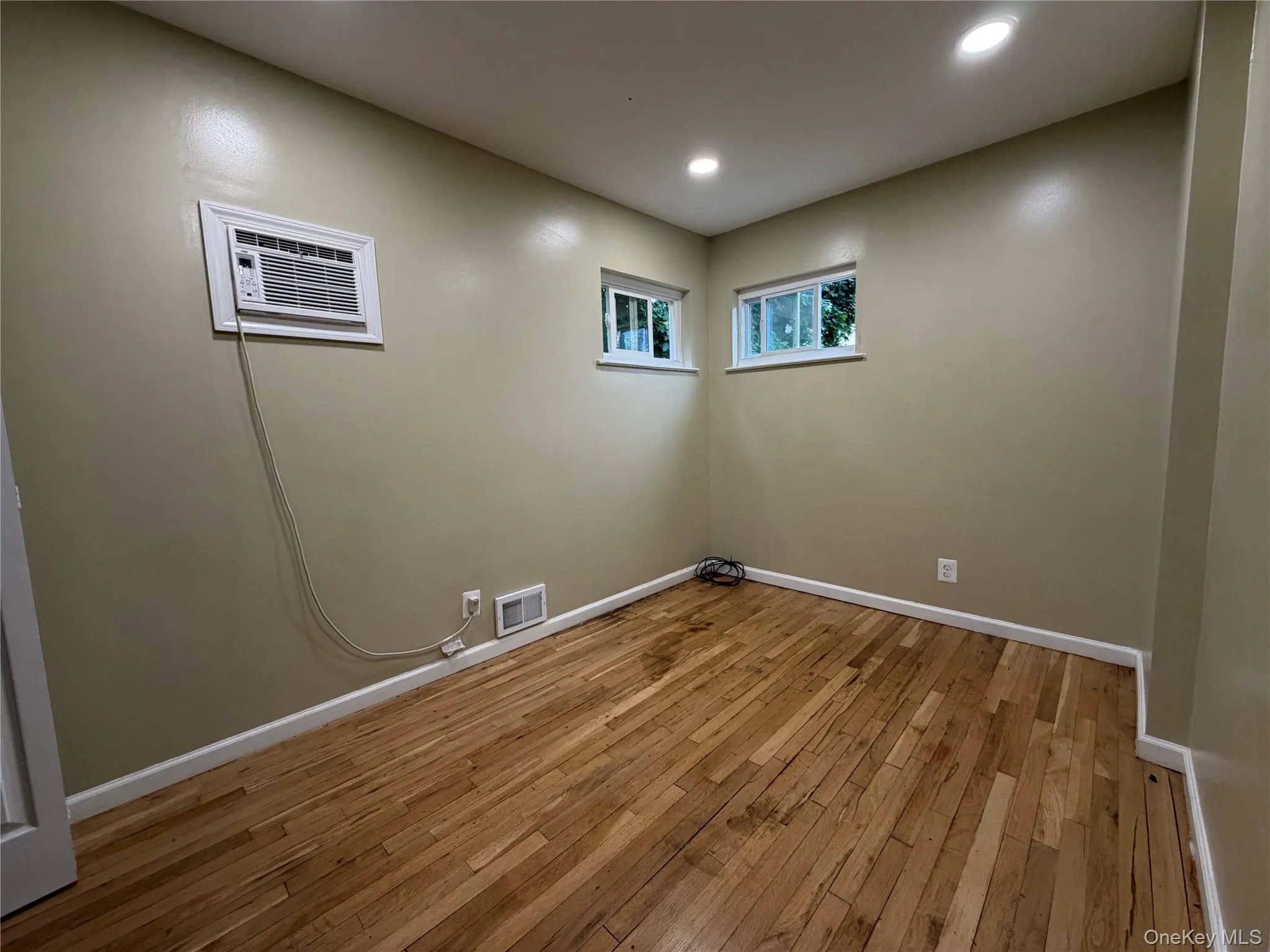 196 Sterling Street, Brookhaven, NY, 4 Bedrooms Bedrooms, 8 Rooms Rooms,2 BathroomsBathrooms,Residential Lease,For Rent,Sterling,0,1026858 196 Sterling Street, Brookhaven, NY, 4 Bedrooms Bedrooms, 8 Rooms Rooms,2 BathroomsBathrooms,Residential Lease,For Rent,Sterling,0,1026858