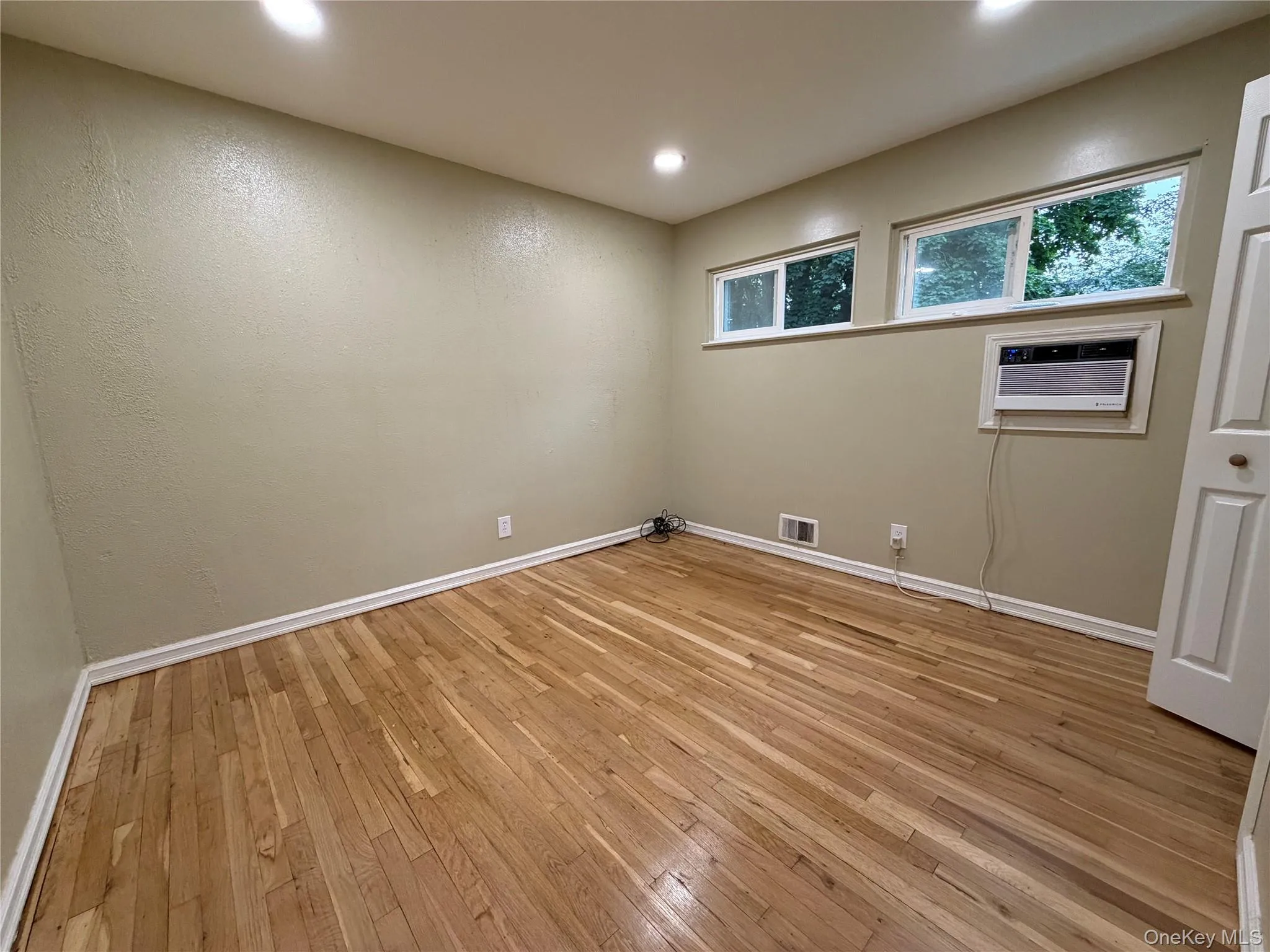 196 Sterling Street, Brookhaven, NY, 4 Bedrooms Bedrooms, 8 Rooms Rooms,2 BathroomsBathrooms,Residential Lease,For Rent,Sterling,0,1026858 196 Sterling Street, Brookhaven, NY, 4 Bedrooms Bedrooms, 8 Rooms Rooms,2 BathroomsBathrooms,Residential Lease,For Rent,Sterling,0,1026858