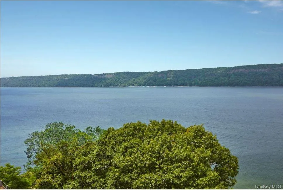 2575 Palisade Avenue, New York, NY, 3 Bedrooms Bedrooms, 5 Rooms Rooms,1 BathroomBathrooms,Residential,For Rent,Palisade,0,1026860 2575 Palisade Avenue, New York, NY, 3 Bedrooms Bedrooms, 5 Rooms Rooms,1 BathroomBathrooms,Residential,For Rent,Palisade,0,1026860