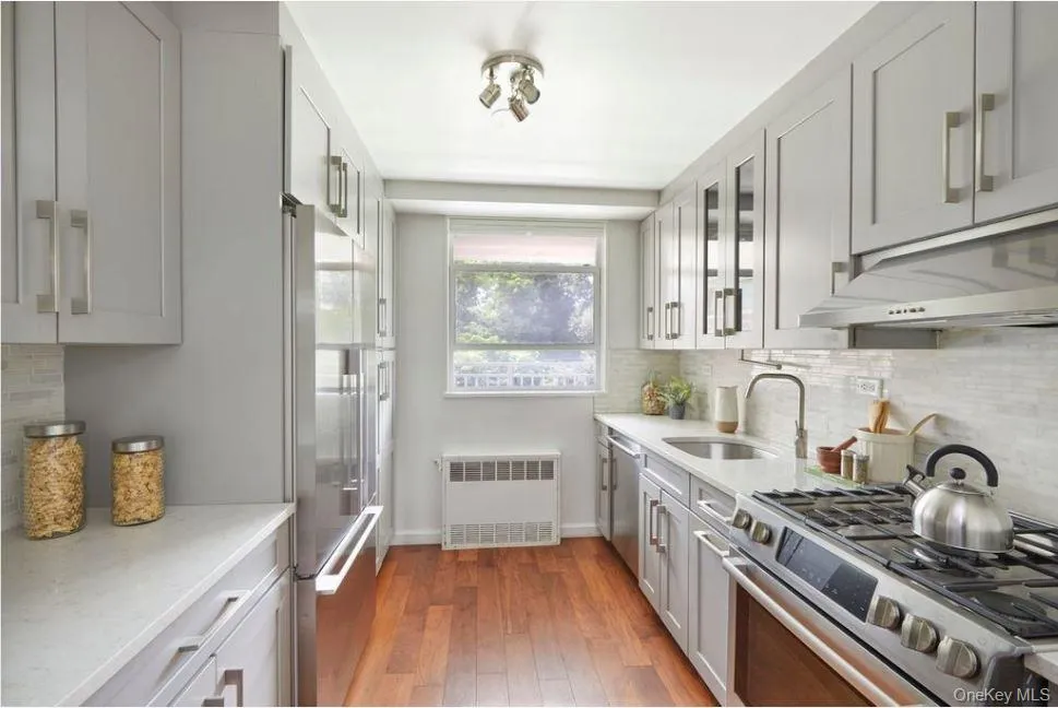 2575 Palisade Avenue, New York, NY, 3 Bedrooms Bedrooms, 5 Rooms Rooms,1 BathroomBathrooms,Residential,For Rent,Palisade,0,1026860 2575 Palisade Avenue, New York, NY, 3 Bedrooms Bedrooms, 5 Rooms Rooms,1 BathroomBathrooms,Residential,For Rent,Palisade,0,1026860