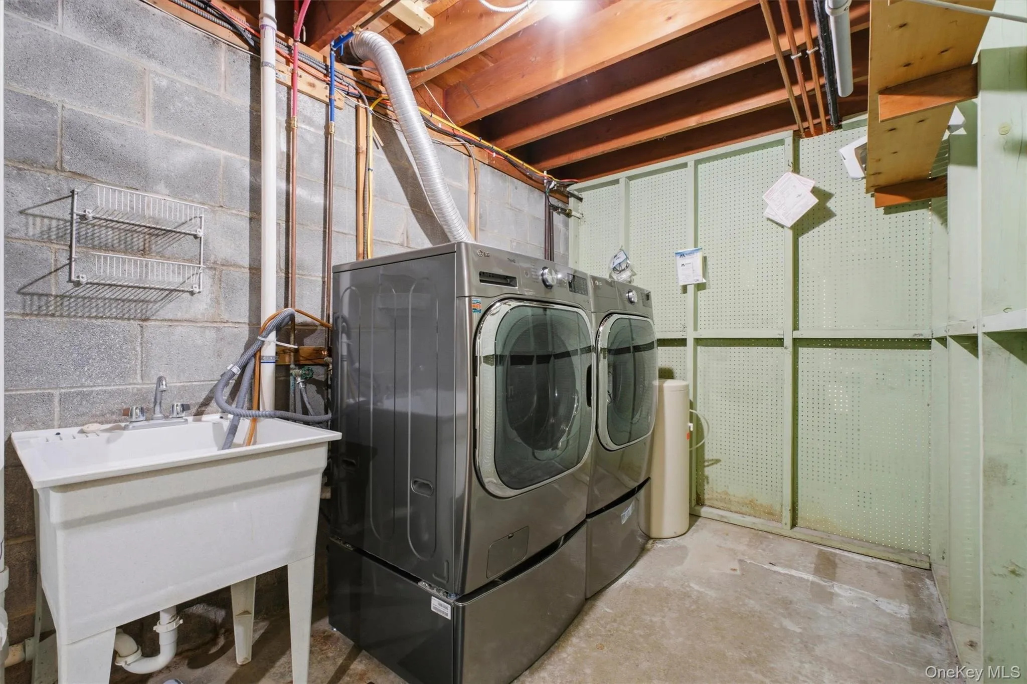 61 Bowe Lane, Beekman, NY, 3 Bedrooms Bedrooms, 11 Rooms Rooms,2 BathroomsBathrooms,Residential,For Rent,Bowe,0,1026865 61 Bowe Lane, Beekman, NY, 3 Bedrooms Bedrooms, 11 Rooms Rooms,2 BathroomsBathrooms,Residential,For Rent,Bowe,0,1026865