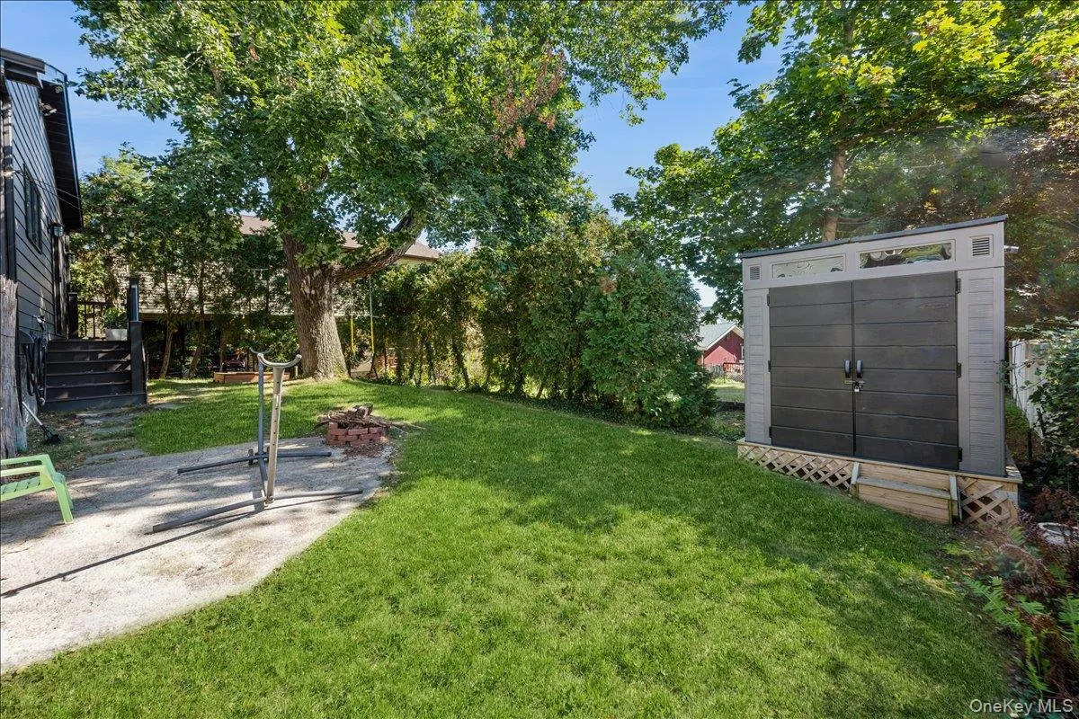 2 Cornwall Lane, North Hempstead, NY, 3 Bedrooms Bedrooms, 6 Rooms Rooms,2 BathroomsBathrooms,Residential Lease,For Rent,Cornwall,0,1026867 2 Cornwall Lane, North Hempstead, NY, 3 Bedrooms Bedrooms, 6 Rooms Rooms,2 BathroomsBathrooms,Residential Lease,For Rent,Cornwall,0,1026867