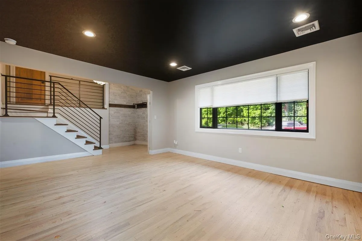 2 Cornwall Lane, North Hempstead, NY, 3 Bedrooms Bedrooms, 6 Rooms Rooms,2 BathroomsBathrooms,Residential Lease,For Rent,Cornwall,0,1026867 2 Cornwall Lane, North Hempstead, NY, 3 Bedrooms Bedrooms, 6 Rooms Rooms,2 BathroomsBathrooms,Residential Lease,For Rent,Cornwall,0,1026867