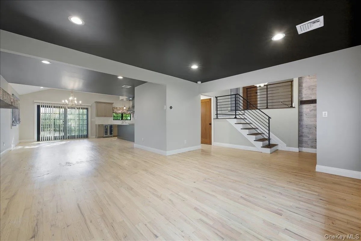 2 Cornwall Lane, North Hempstead, NY, 3 Bedrooms Bedrooms, 6 Rooms Rooms,2 BathroomsBathrooms,Residential Lease,For Rent,Cornwall,0,1026867 2 Cornwall Lane, North Hempstead, NY, 3 Bedrooms Bedrooms, 6 Rooms Rooms,2 BathroomsBathrooms,Residential Lease,For Rent,Cornwall,0,1026867