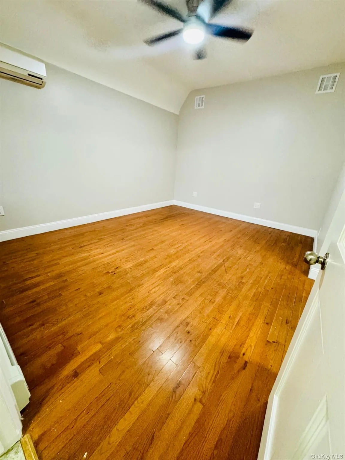 105-07 101st Road, New York, NY, 3 Bedrooms Bedrooms, 6 Rooms Rooms,1 BathroomBathrooms,Residential Lease,For Rent,101st,0,1026872 105-07 101st Road, New York, NY, 3 Bedrooms Bedrooms, 6 Rooms Rooms,1 BathroomBathrooms,Residential Lease,For Rent,101st,0,1026872