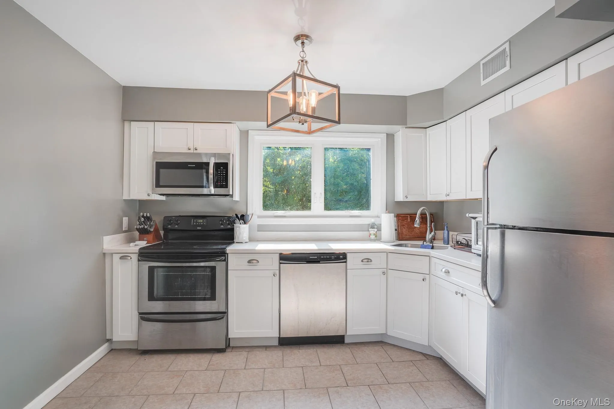 125 Stringham Road, La Grange, NY, 1 Bedroom Bedrooms, 4 Rooms Rooms,1 BathroomBathrooms,Residential Lease,For Rent,Stringham,0,1026879 125 Stringham Road, La Grange, NY, 1 Bedroom Bedrooms, 4 Rooms Rooms,1 BathroomBathrooms,Residential Lease,For Rent,Stringham,0,1026879