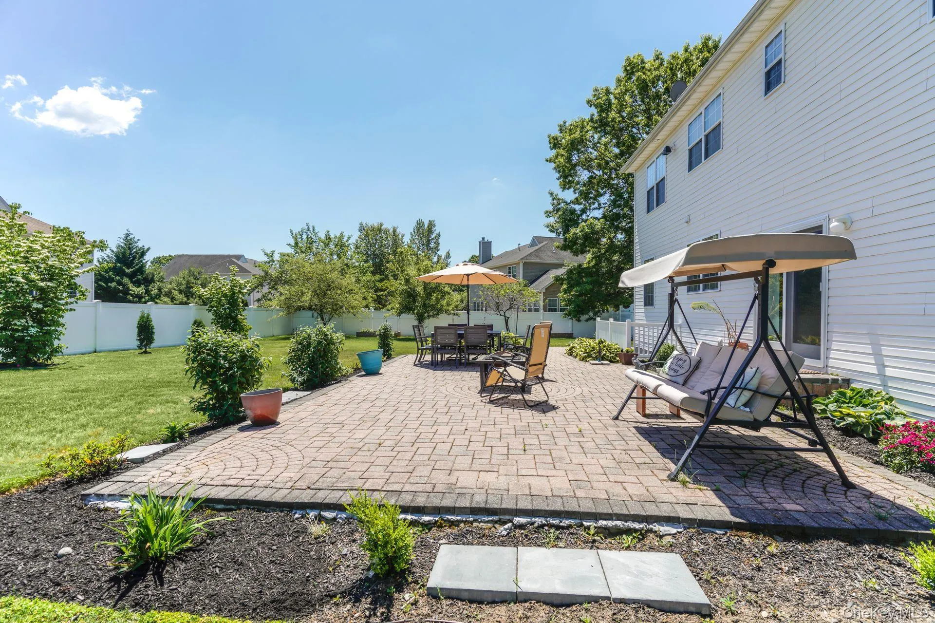 5 Daffodil Lane, Brookhaven, NY, 5 Bedrooms Bedrooms, 10 Rooms Rooms,2 BathroomsBathrooms,Residential Lease,For Rent,Daffodil,0,1026885 5 Daffodil Lane, Brookhaven, NY, 5 Bedrooms Bedrooms, 10 Rooms Rooms,2 BathroomsBathrooms,Residential Lease,For Rent,Daffodil,0,1026885