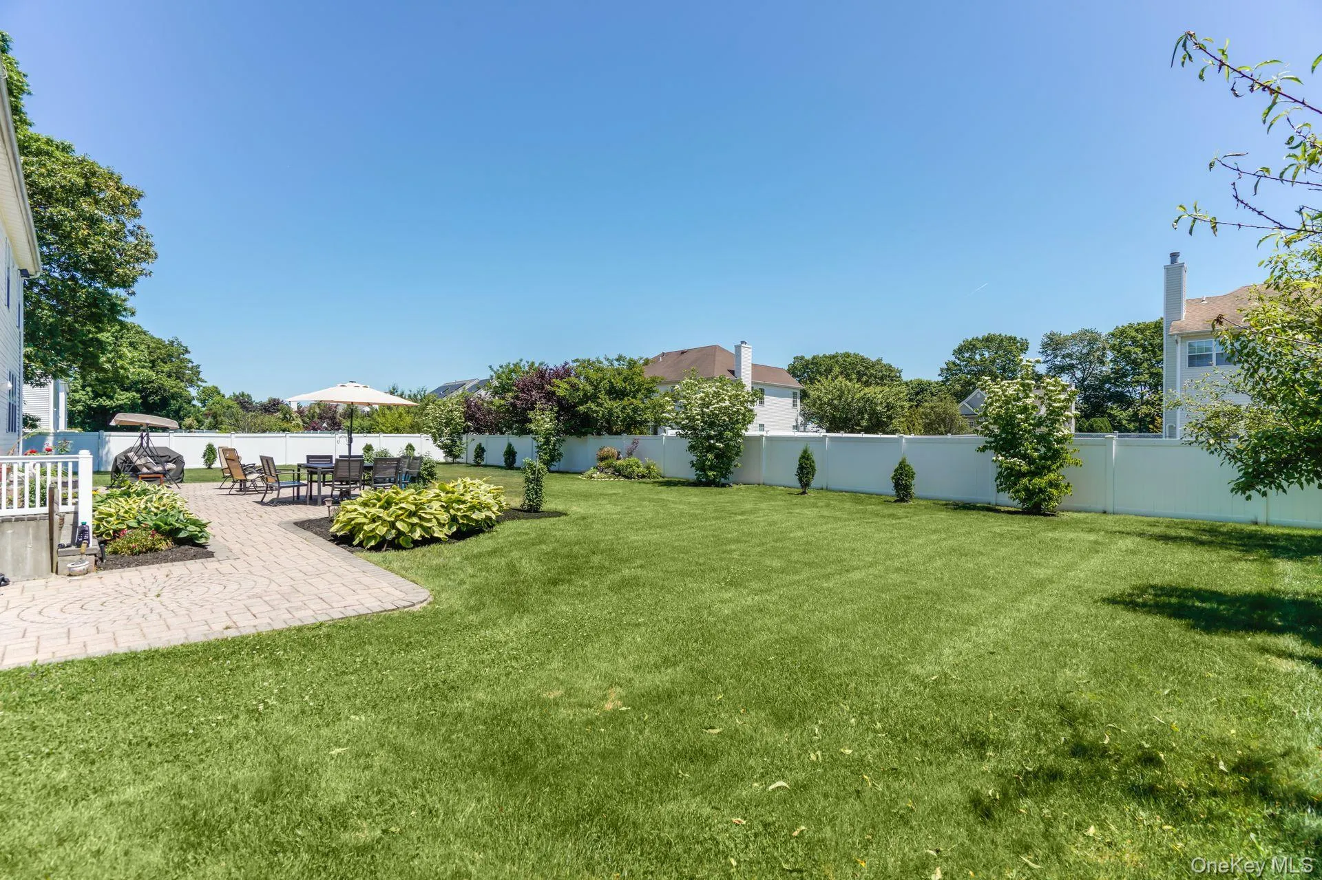 5 Daffodil Lane, Brookhaven, NY, 5 Bedrooms Bedrooms, 10 Rooms Rooms,2 BathroomsBathrooms,Residential Lease,For Rent,Daffodil,0,1026885 5 Daffodil Lane, Brookhaven, NY, 5 Bedrooms Bedrooms, 10 Rooms Rooms,2 BathroomsBathrooms,Residential Lease,For Rent,Daffodil,0,1026885