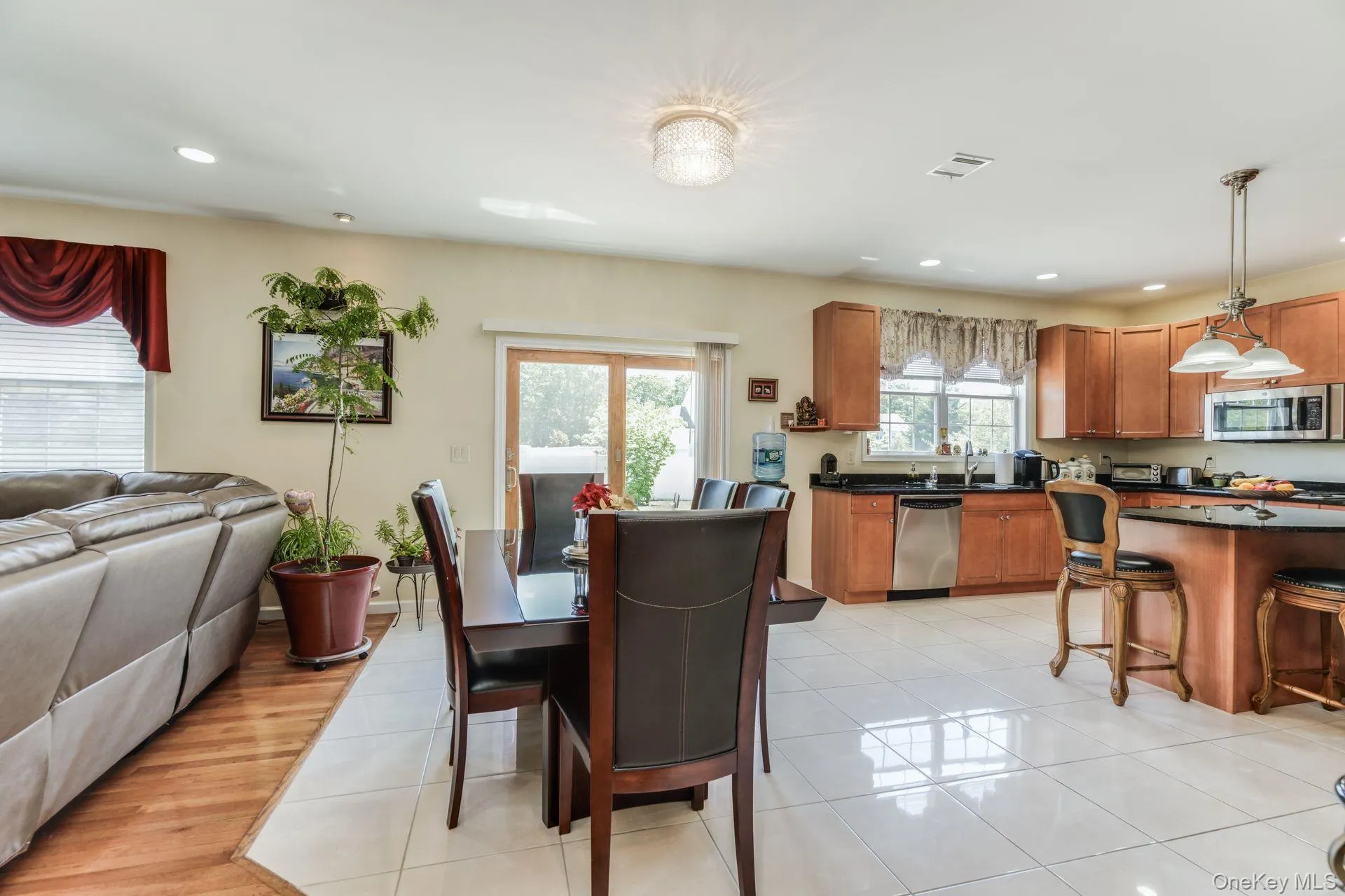 5 Daffodil Lane, Brookhaven, NY, 5 Bedrooms Bedrooms, 10 Rooms Rooms,2 BathroomsBathrooms,Residential Lease,For Rent,Daffodil,0,1026885 5 Daffodil Lane, Brookhaven, NY, 5 Bedrooms Bedrooms, 10 Rooms Rooms,2 BathroomsBathrooms,Residential Lease,For Rent,Daffodil,0,1026885