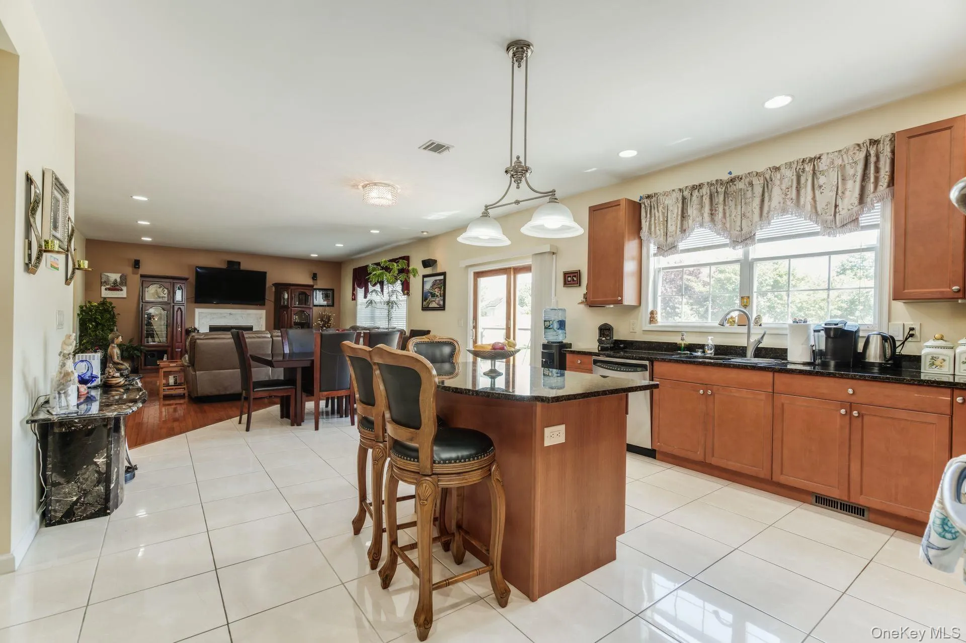 5 Daffodil Lane, Brookhaven, NY, 5 Bedrooms Bedrooms, 10 Rooms Rooms,2 BathroomsBathrooms,Residential Lease,For Rent,Daffodil,0,1026885 5 Daffodil Lane, Brookhaven, NY, 5 Bedrooms Bedrooms, 10 Rooms Rooms,2 BathroomsBathrooms,Residential Lease,For Rent,Daffodil,0,1026885