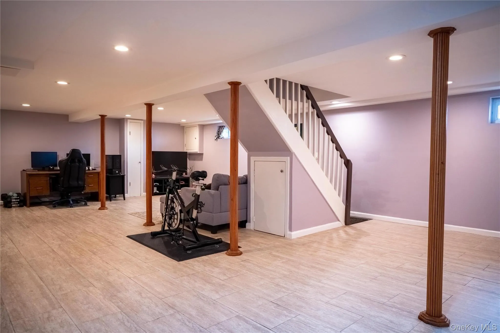 932 Cherry Lane, North Hempstead, NY, 4 Bedrooms Bedrooms, 8 Rooms Rooms,1 BathroomBathrooms,Residential,For Rent,Cherry,0,1026892 932 Cherry Lane, North Hempstead, NY, 4 Bedrooms Bedrooms, 8 Rooms Rooms,1 BathroomBathrooms,Residential,For Rent,Cherry,0,1026892