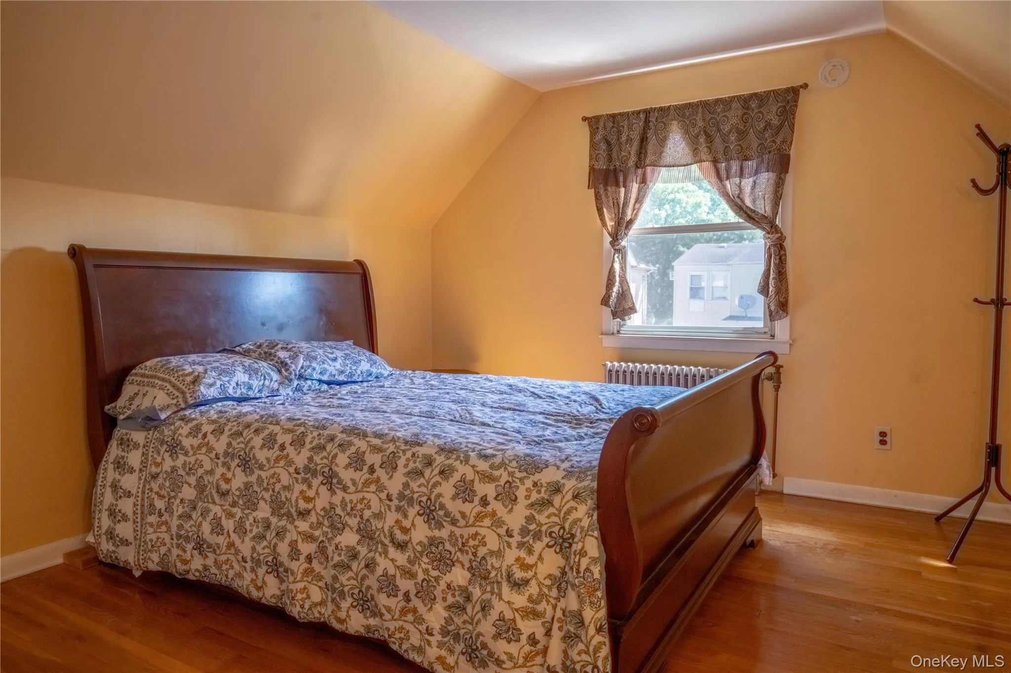 932 Cherry Lane, North Hempstead, NY, 4 Bedrooms Bedrooms, 8 Rooms Rooms,1 BathroomBathrooms,Residential,For Rent,Cherry,0,1026892 932 Cherry Lane, North Hempstead, NY, 4 Bedrooms Bedrooms, 8 Rooms Rooms,1 BathroomBathrooms,Residential,For Rent,Cherry,0,1026892