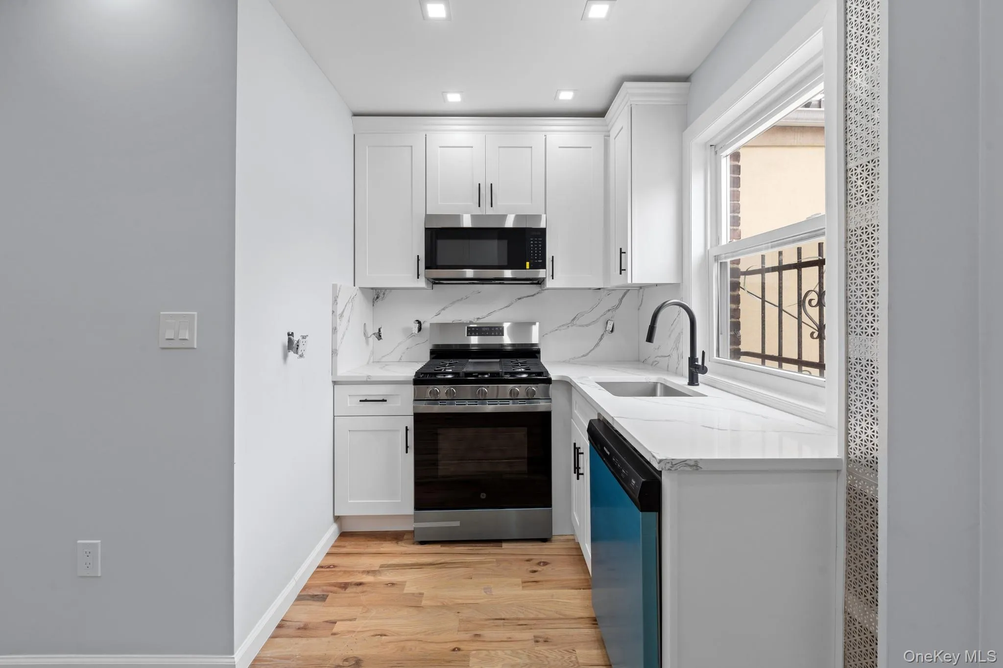 252 86th Street, New York, NY, 3 Bedrooms Bedrooms, 12 Rooms Rooms,2 BathroomsBathrooms,Residential,For Rent,86th,0,1026897 252 86th Street, New York, NY, 3 Bedrooms Bedrooms, 12 Rooms Rooms,2 BathroomsBathrooms,Residential,For Rent,86th,0,1026897