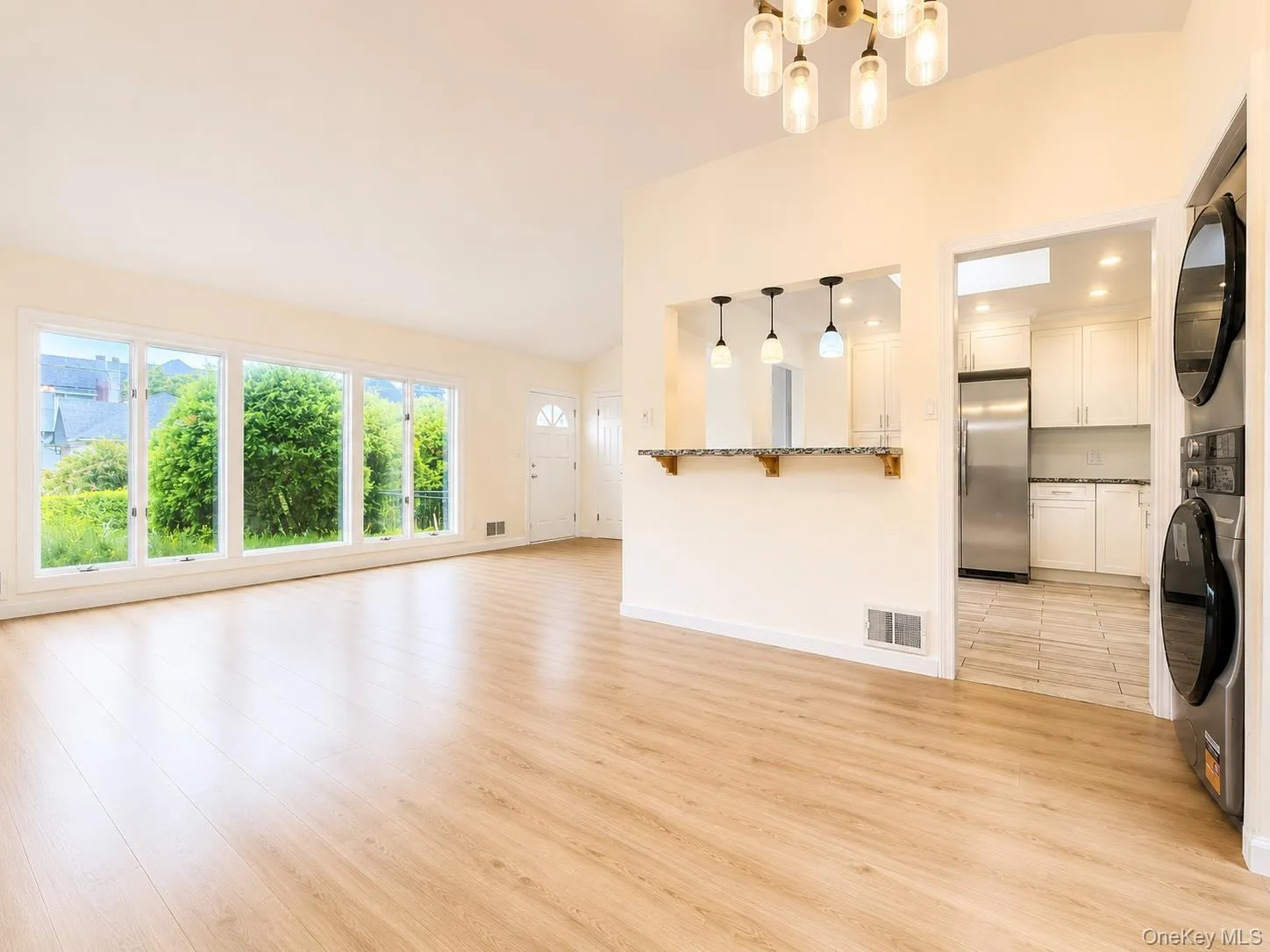 3 Soundview Street, New Rochelle, NY, 3 Bedrooms Bedrooms, 11 Rooms Rooms,3 BathroomsBathrooms,Residential,For Rent,Soundview,0,1026899 3 Soundview Street, New Rochelle, NY, 3 Bedrooms Bedrooms, 11 Rooms Rooms,3 BathroomsBathrooms,Residential,For Rent,Soundview,0,1026899