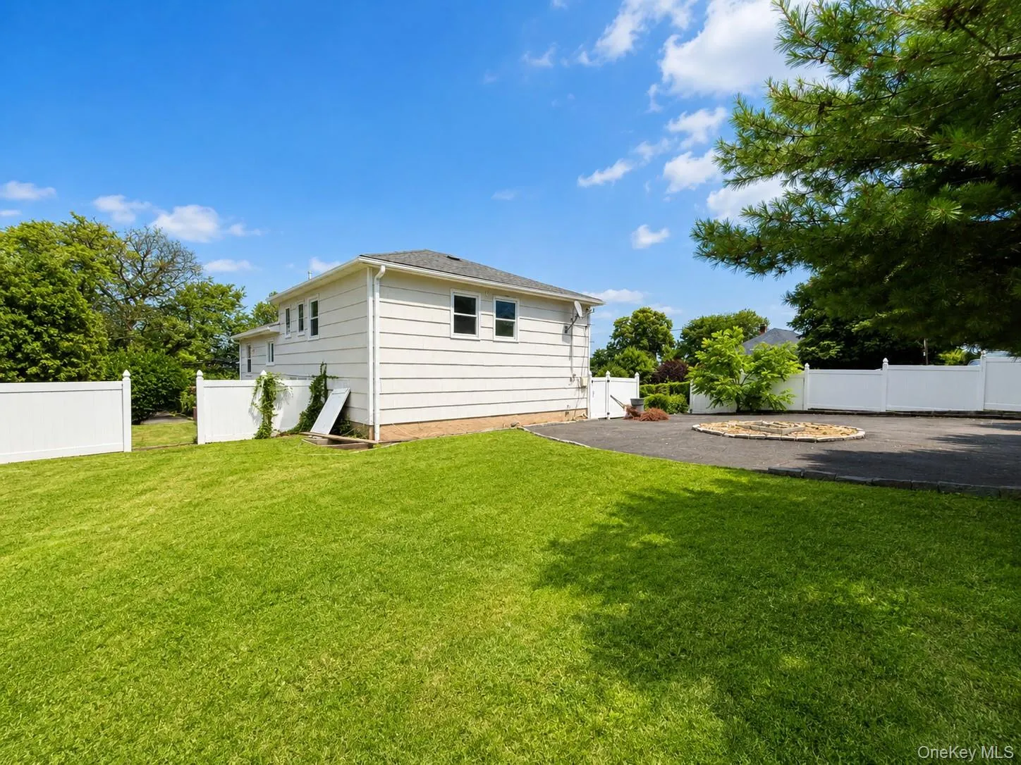 3 Soundview Street, New Rochelle, NY, 3 Bedrooms Bedrooms, 11 Rooms Rooms,3 BathroomsBathrooms,Residential,For Rent,Soundview,0,1026899 3 Soundview Street, New Rochelle, NY, 3 Bedrooms Bedrooms, 11 Rooms Rooms,3 BathroomsBathrooms,Residential,For Rent,Soundview,0,1026899