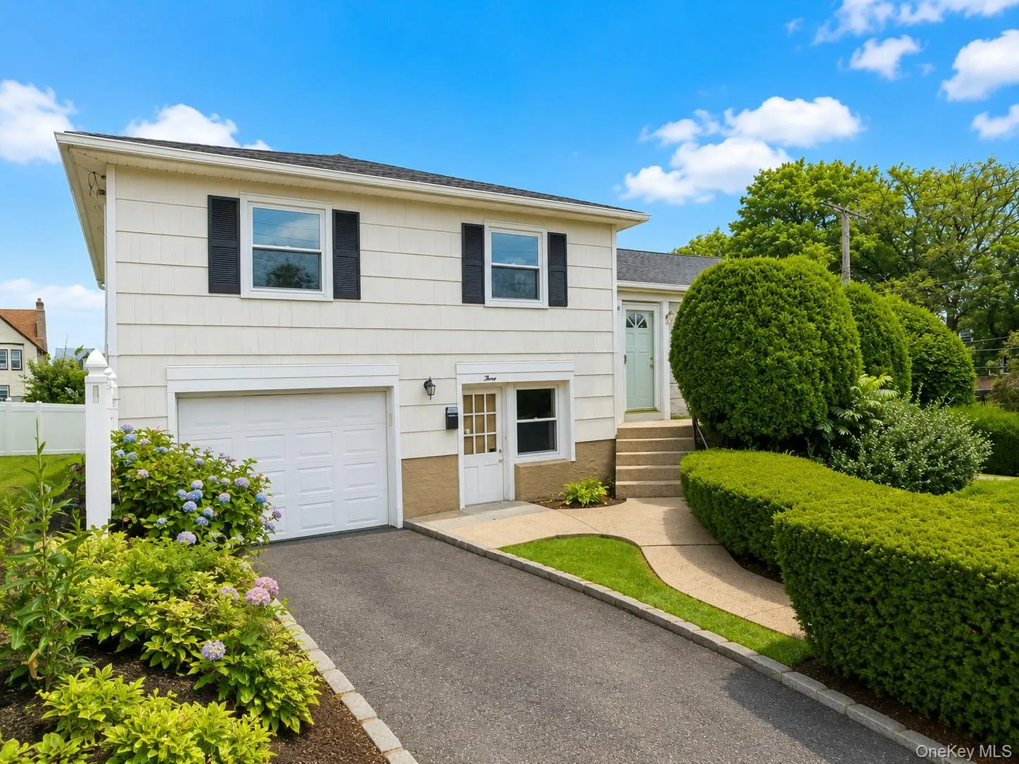 3 Soundview Street, New Rochelle, NY, 3 Bedrooms Bedrooms, 11 Rooms Rooms,3 BathroomsBathrooms,Residential,For Rent,Soundview,0,1026899 3 Soundview Street, New Rochelle, NY, 3 Bedrooms Bedrooms, 11 Rooms Rooms,3 BathroomsBathrooms,Residential,For Rent,Soundview,0,1026899