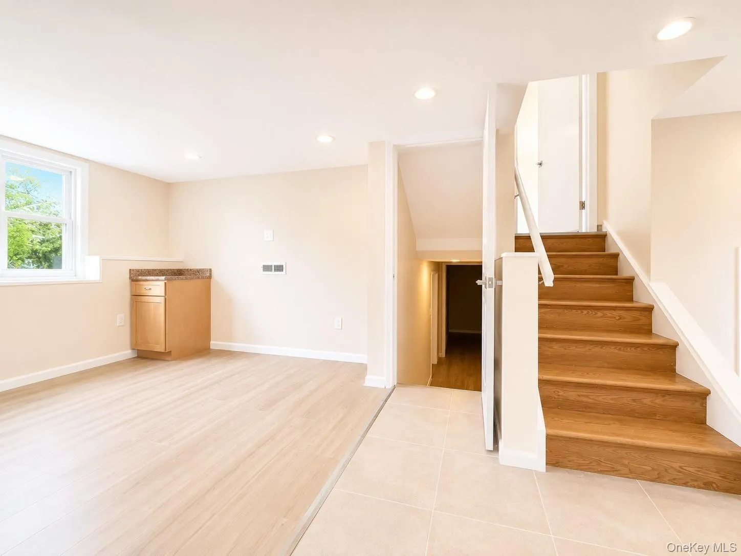 3 Soundview Street, New Rochelle, NY, 3 Bedrooms Bedrooms, 11 Rooms Rooms,3 BathroomsBathrooms,Residential,For Rent,Soundview,0,1026899 3 Soundview Street, New Rochelle, NY, 3 Bedrooms Bedrooms, 11 Rooms Rooms,3 BathroomsBathrooms,Residential,For Rent,Soundview,0,1026899