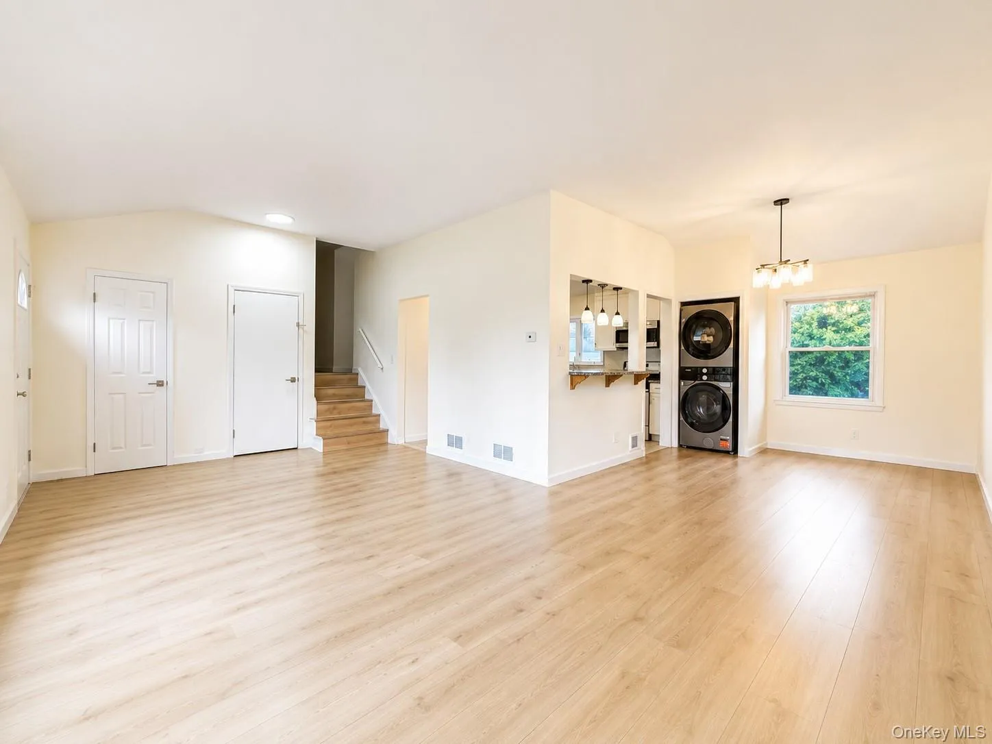 3 Soundview Street, New Rochelle, NY, 3 Bedrooms Bedrooms, 11 Rooms Rooms,3 BathroomsBathrooms,Residential,For Rent,Soundview,0,1026899 3 Soundview Street, New Rochelle, NY, 3 Bedrooms Bedrooms, 11 Rooms Rooms,3 BathroomsBathrooms,Residential,For Rent,Soundview,0,1026899