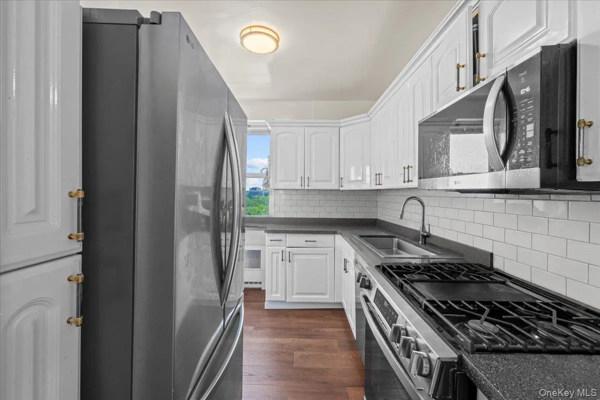 2621 Palisade Avenue, New York, NY, 2 Bedrooms Bedrooms, 4 Rooms Rooms,2 BathroomsBathrooms,Residential,For Rent,Palisade,0,1026915 2621 Palisade Avenue, New York, NY, 2 Bedrooms Bedrooms, 4 Rooms Rooms,2 BathroomsBathrooms,Residential,For Rent,Palisade,0,1026915