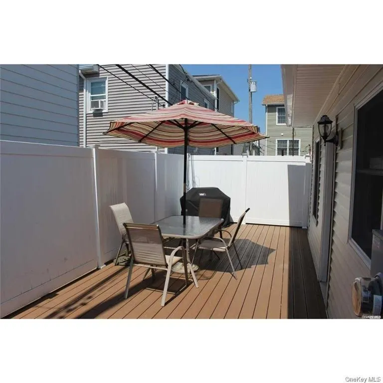 27 Vermont Street, Long Beach, NY, 3 Bedrooms Bedrooms, 5 Rooms Rooms,1 BathroomBathrooms,Residential Lease,For Rent,Vermont,0,1026920 27 Vermont Street, Long Beach, NY, 3 Bedrooms Bedrooms, 5 Rooms Rooms,1 BathroomBathrooms,Residential Lease,For Rent,Vermont,0,1026920
